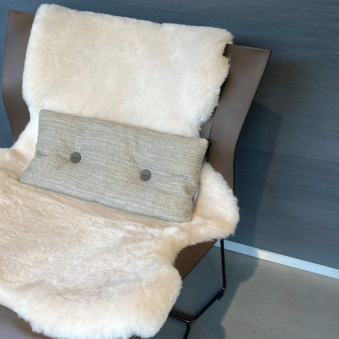 CUOIO LOUNGE 1202 inkl. Hocker und Fell