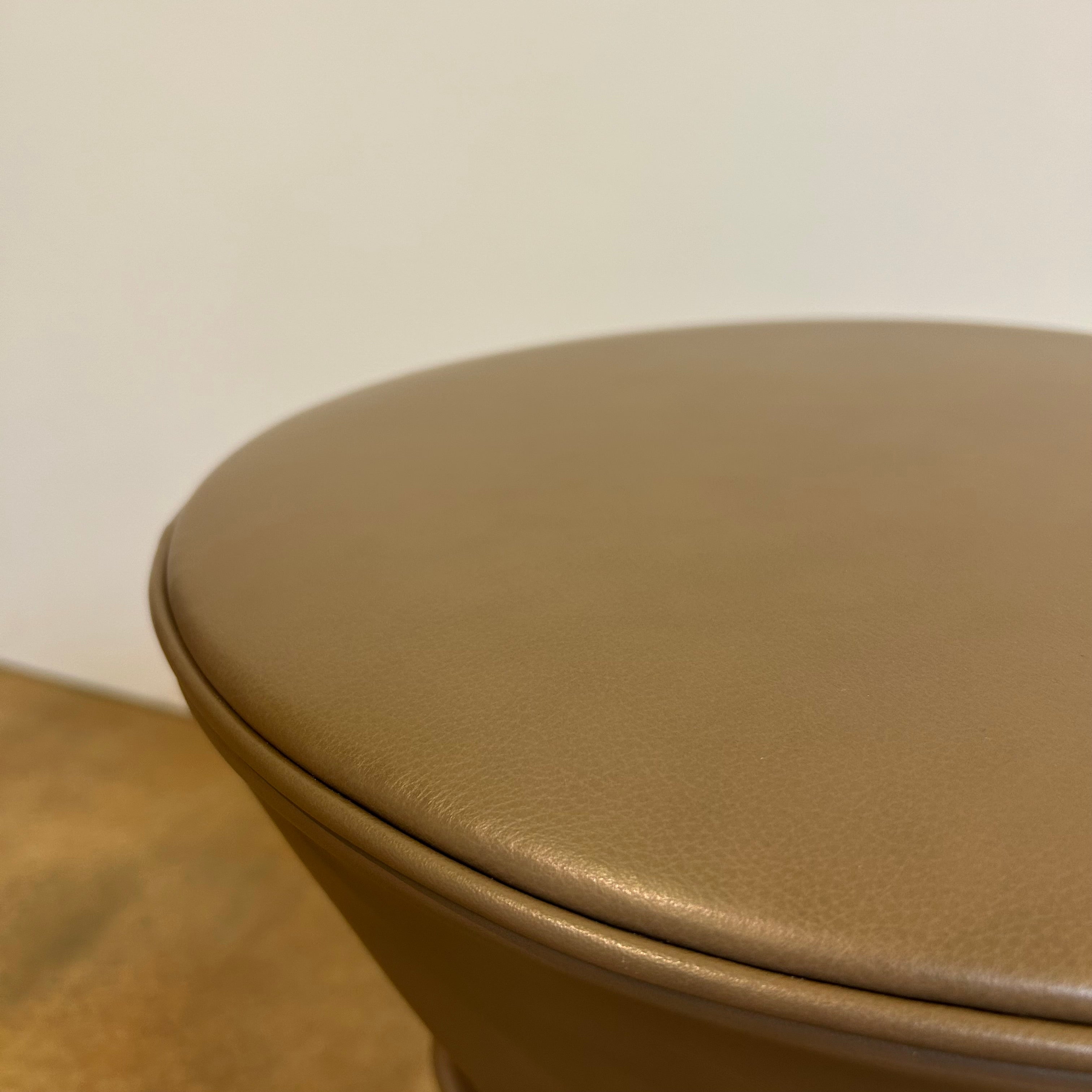 Walter Knoll / Bellows 222-H1 / Hocker fango - Architare shop