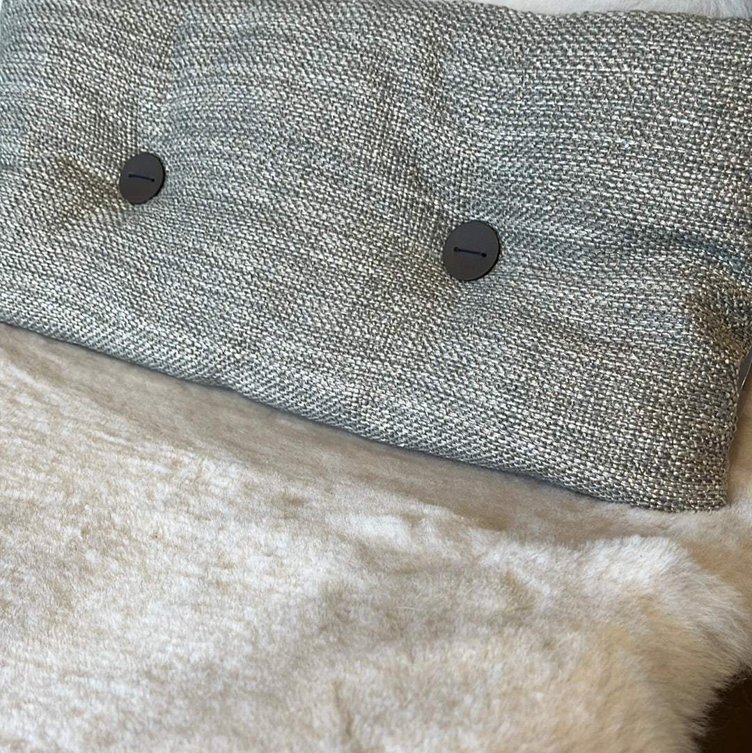CUOIO LOUNGE 1202 inkl. Hocker und Fell