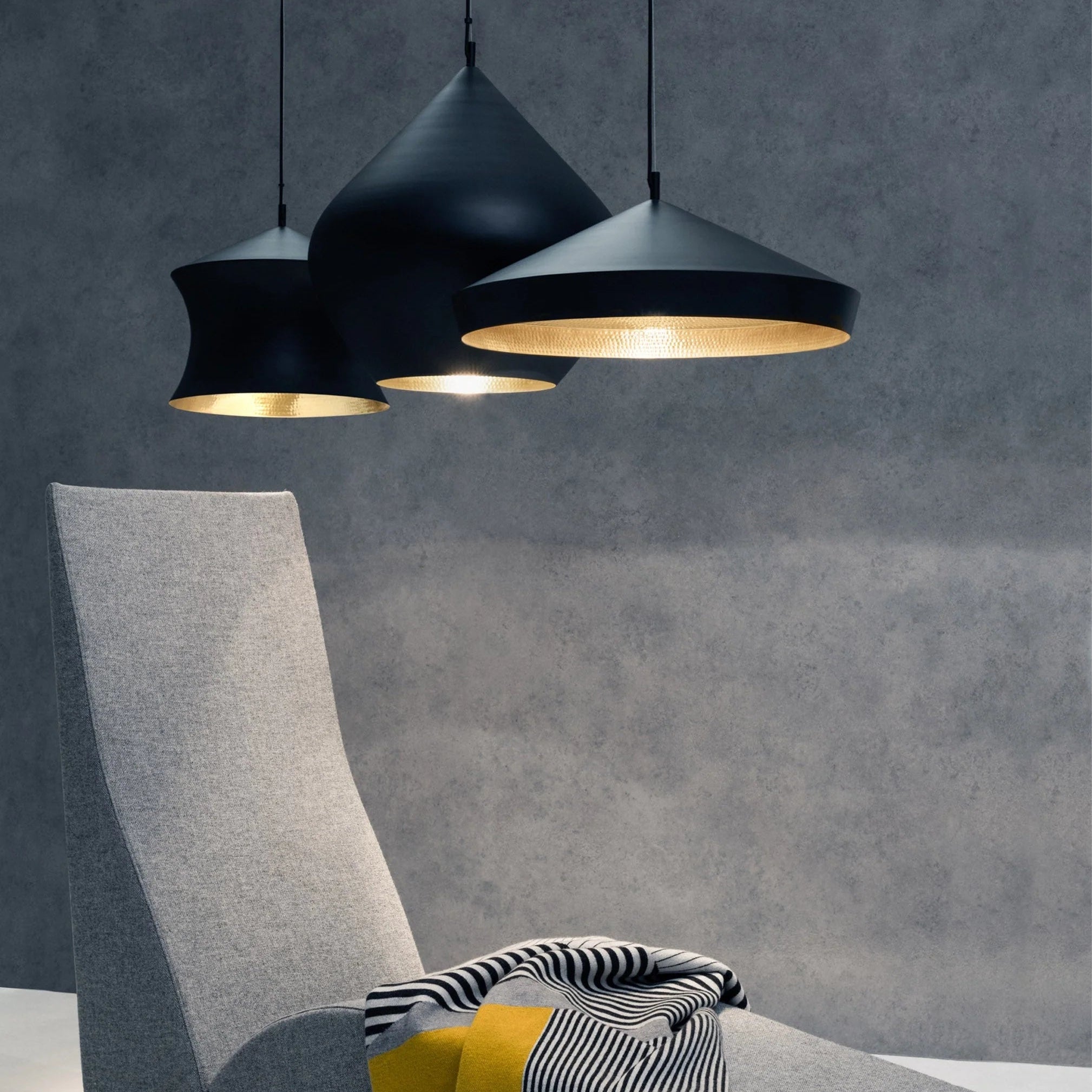 Tom Dixon Beat Stout Hängeleuchte in Schwarz/Gold - architare Shop