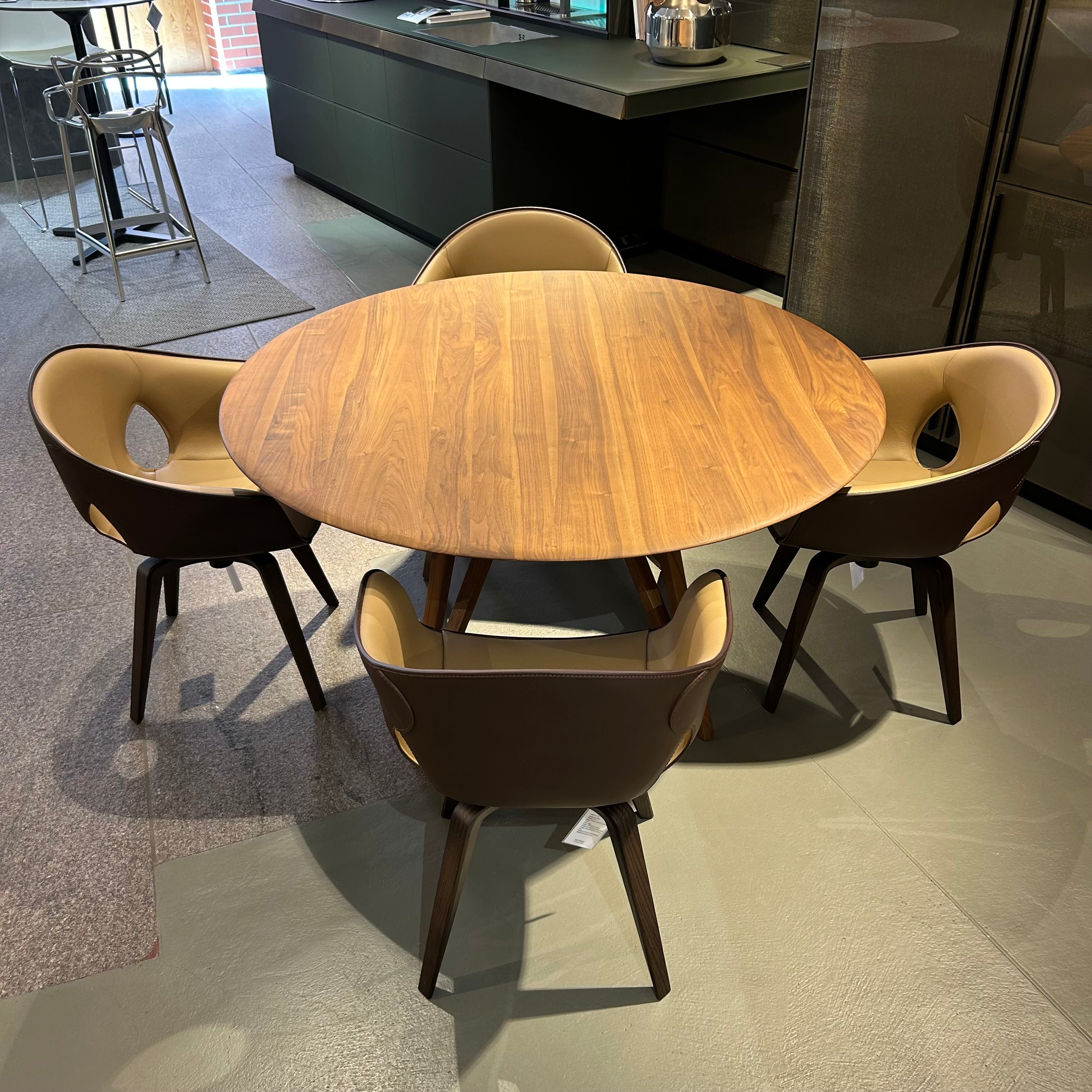 Poltrona Frau / Ginger / Komplettset 4 Stühle - Architare shop