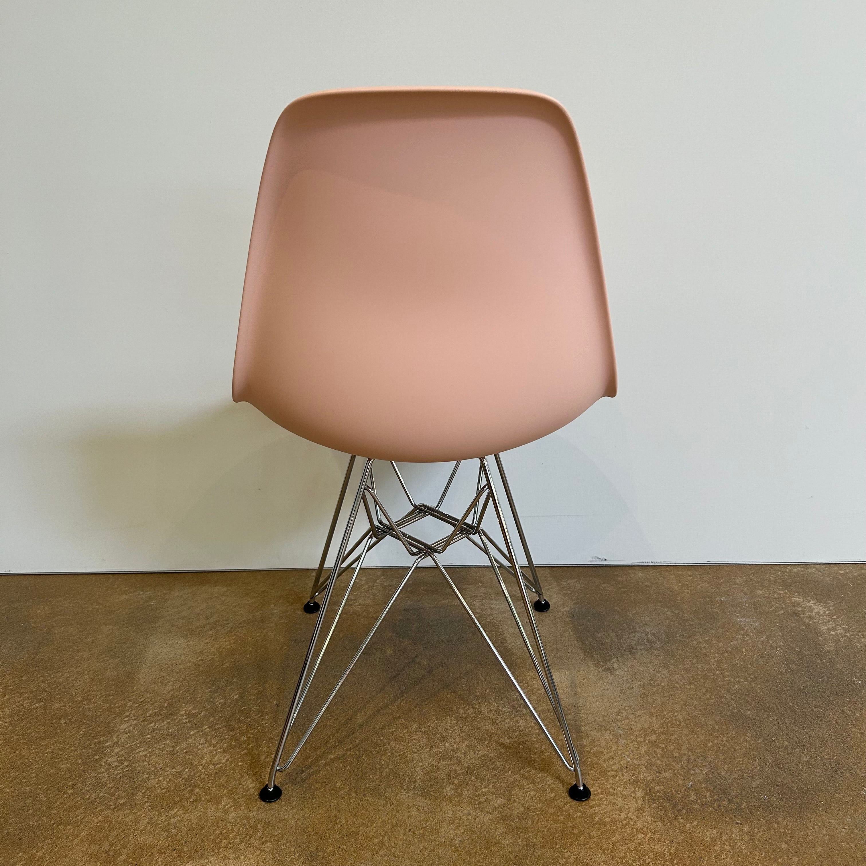 Vitra / Eames Plastic Side Chair DSR / Stuhl