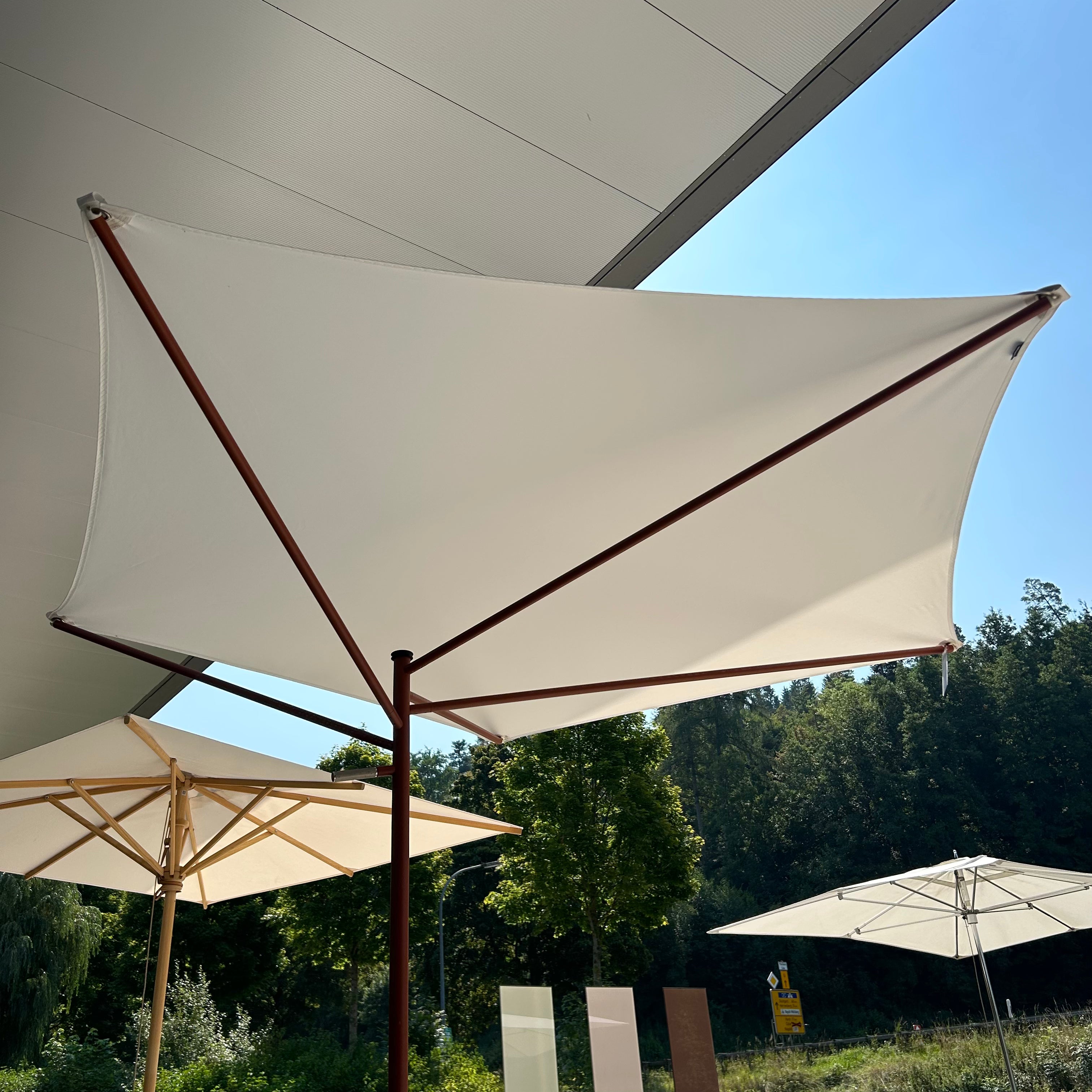 Extremis / Acacia / Sonnenschirm zu Virus Sitzgruppe