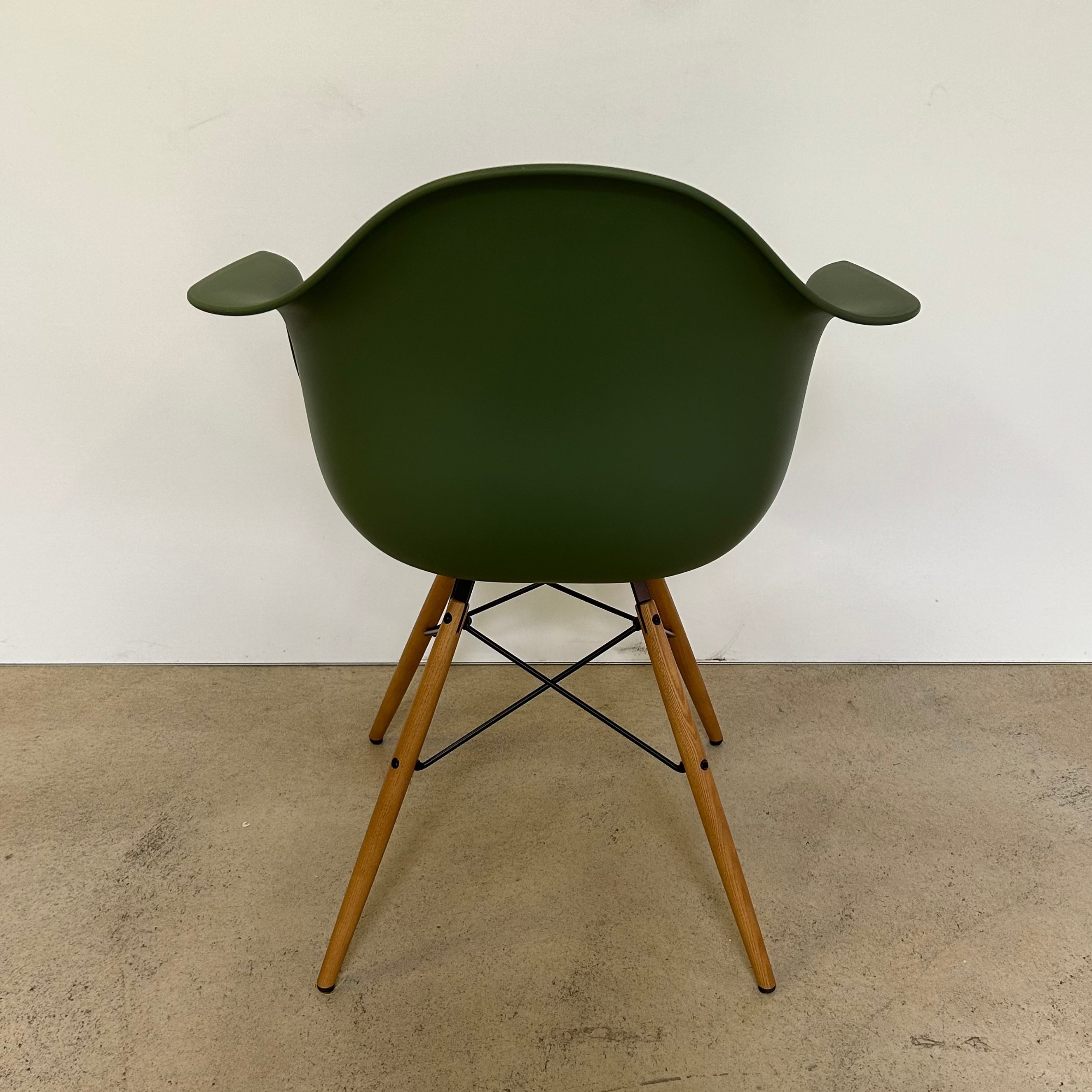 Vitra / Eames Plastic Armchair DAW / Stuhl