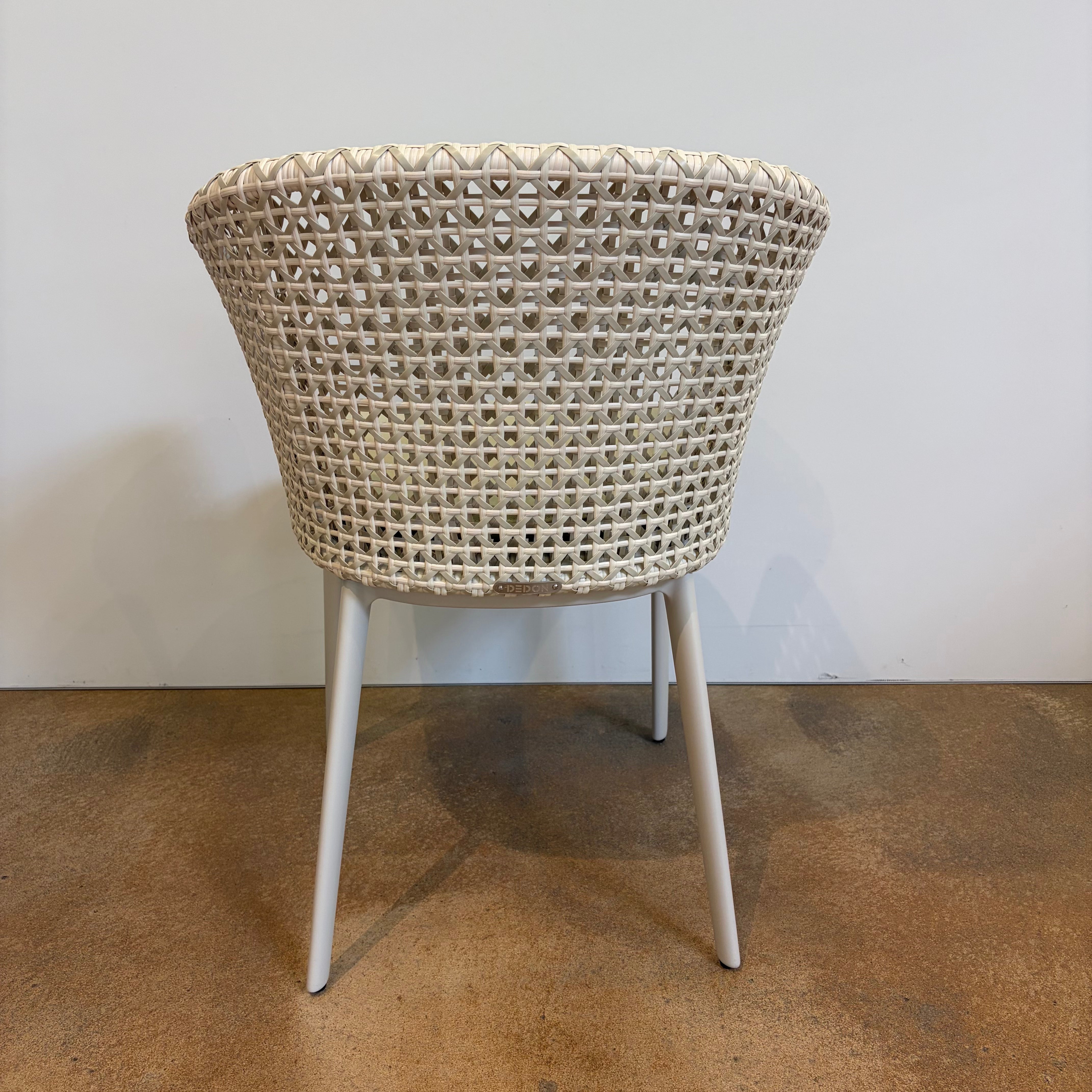 Dedon / MBRACE ALU / Armlehnenstuhl mit Sitzkissen - architare shop