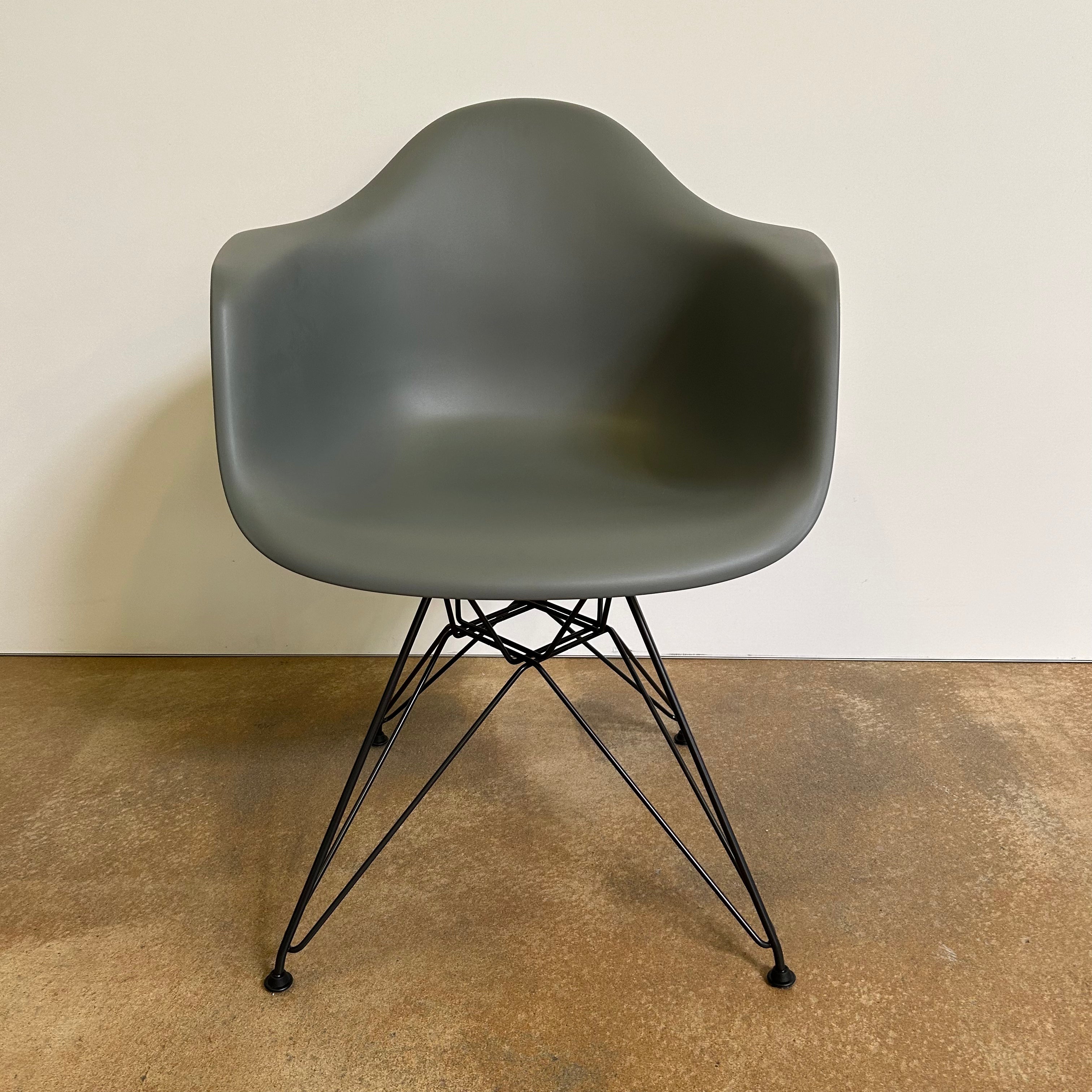 Vitra Eames Plastic Armchair DAR