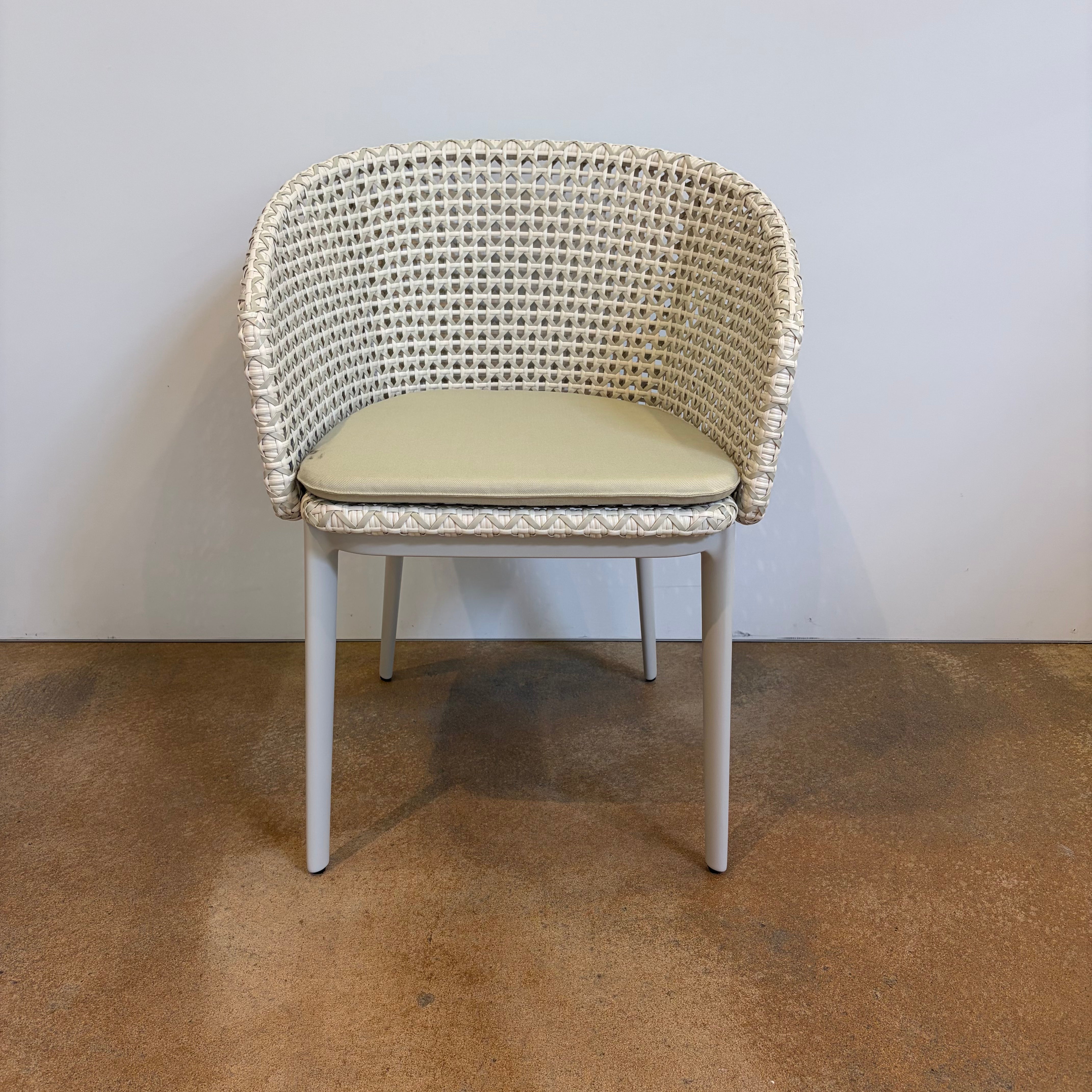 Dedon / MBRACE ALU / Armlehnenstuhl mit Sitzkissen - architare shop