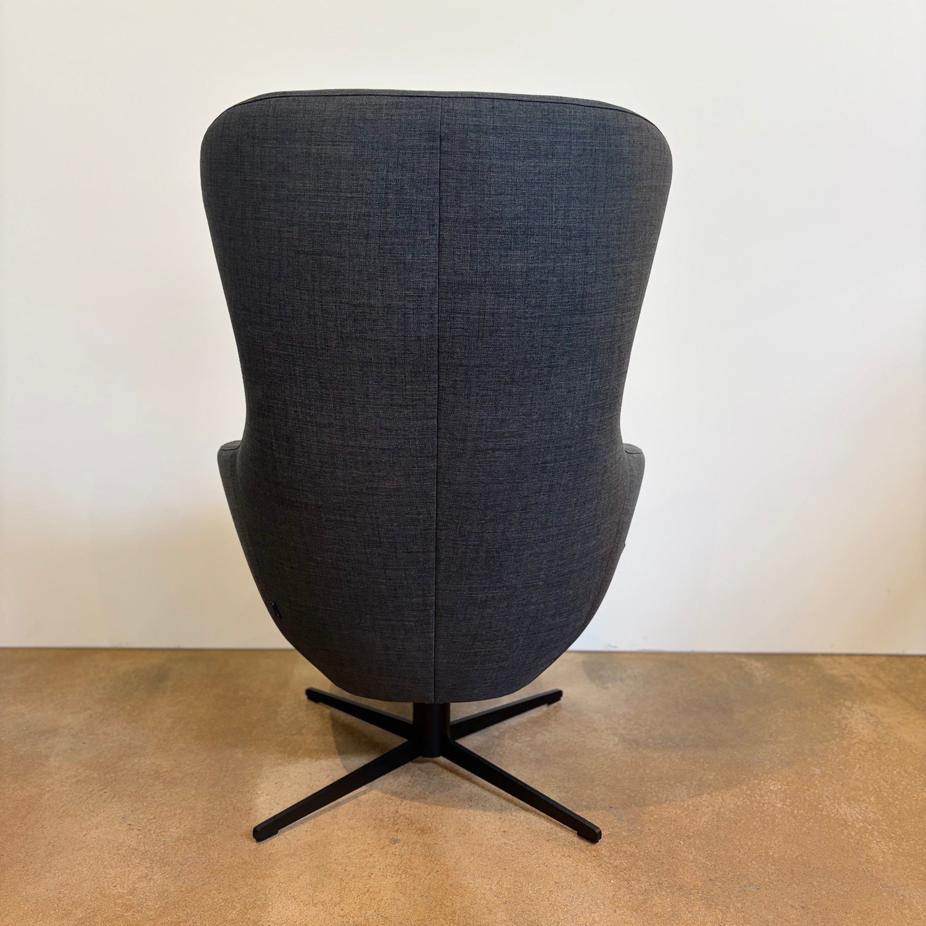 Signet / Jester / Sessel mit Hocker
