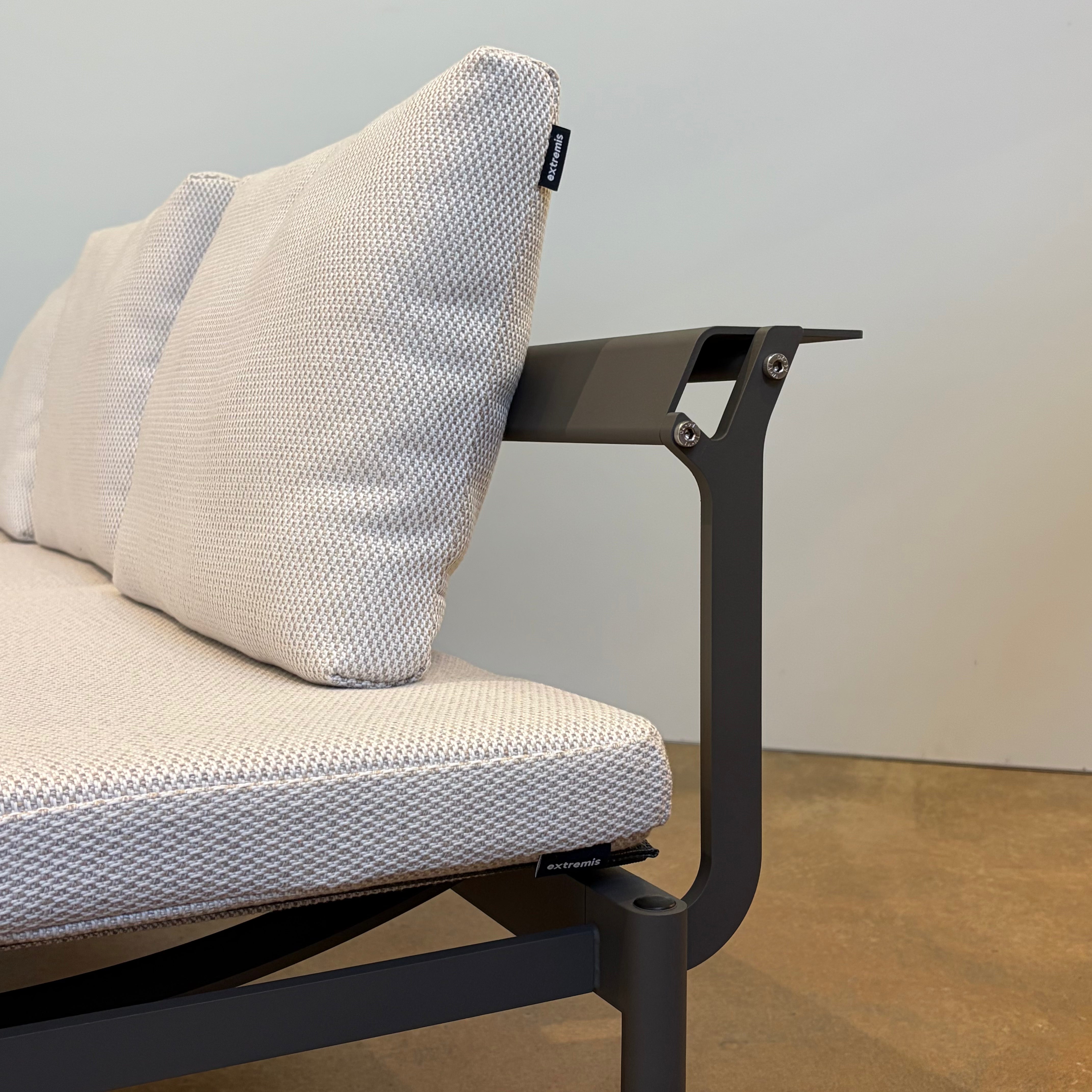 Extremis / Sol + Luna Australis / Outdoorsofa Sonnenliege mit Tisch