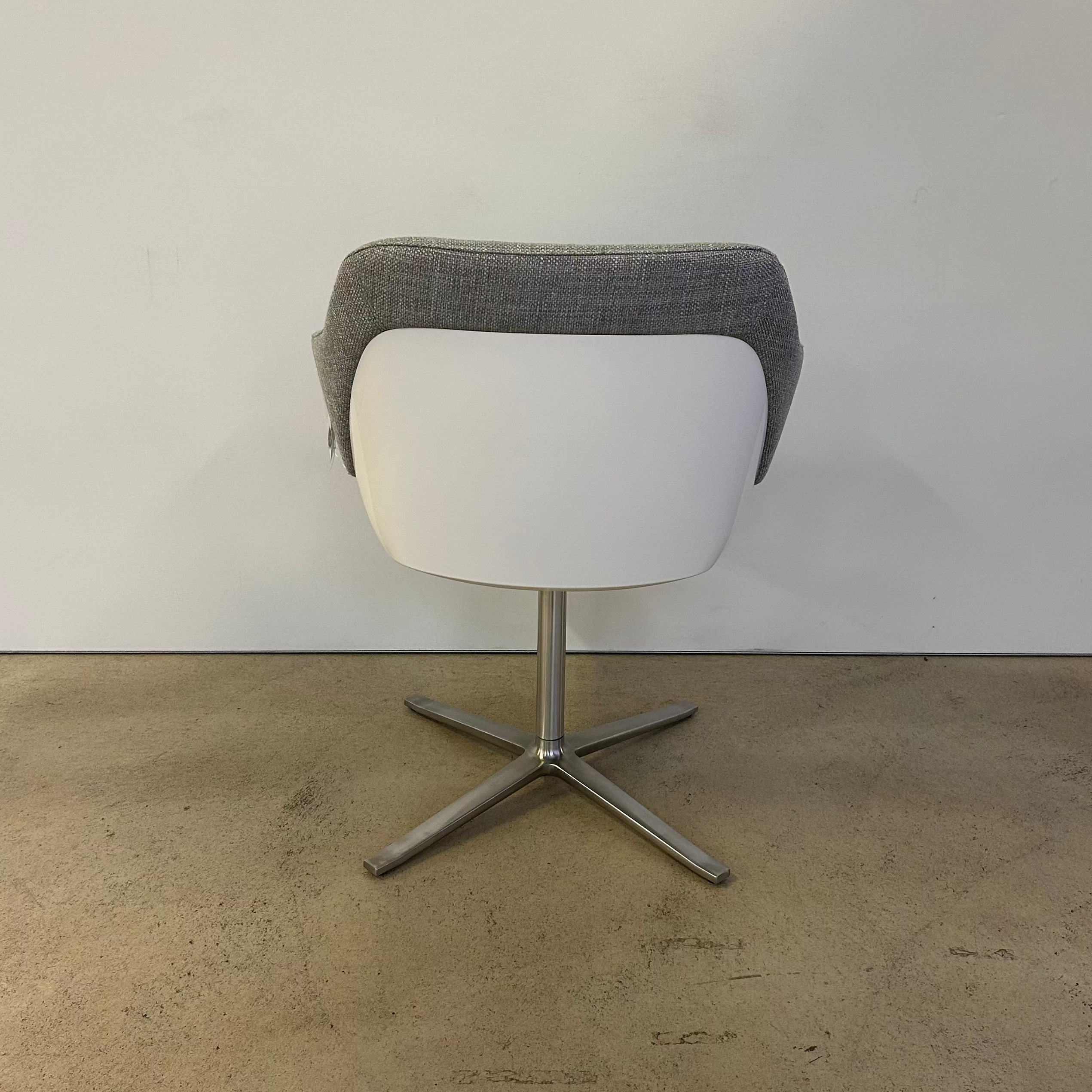 Walter Knoll / Turtle 1861 / Schalensessel