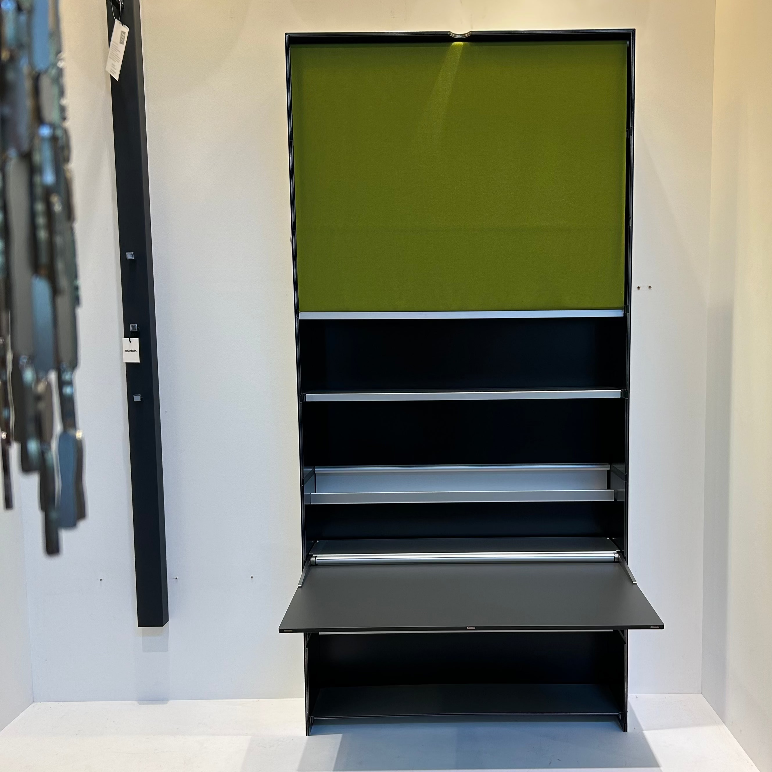 Thut Möbel / Wandmodul 613 / Hängeschrank inkl. Tischablage