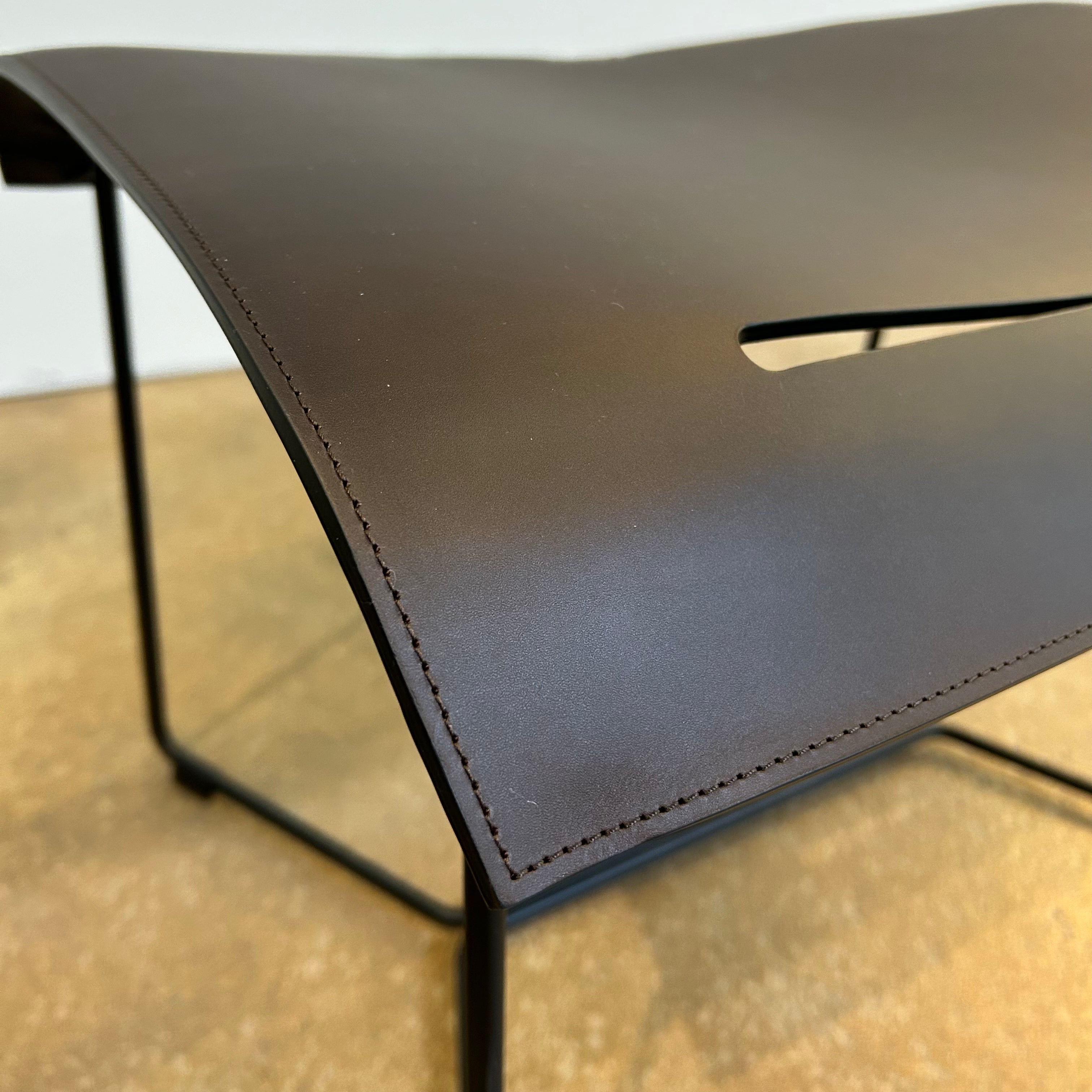 Cuoio Hocker Detail