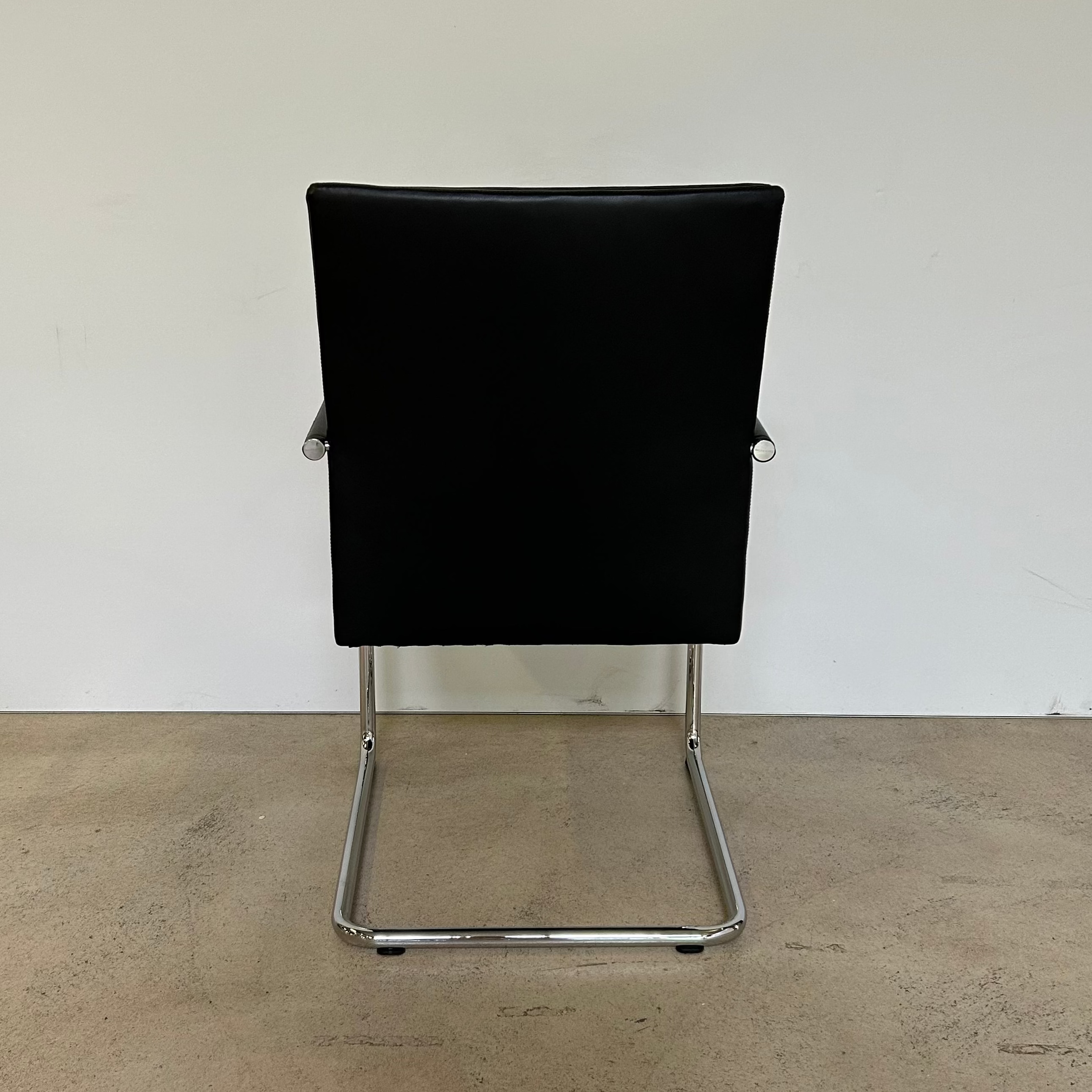 Walter Knoll / George 1577 / Freischwinger