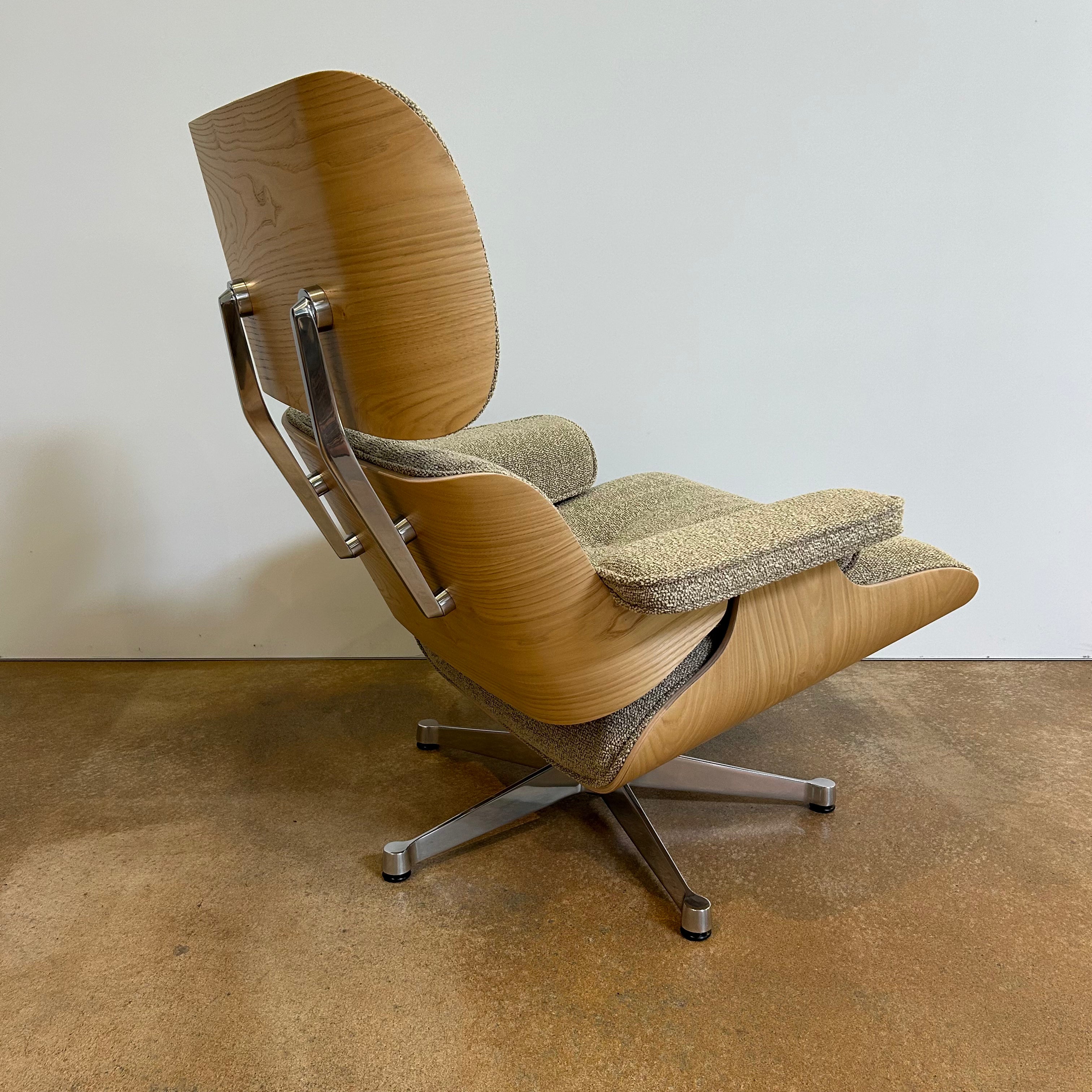 Vitra / LOUNGE CHAIR + OTTOMAN / Sessel und Hocker