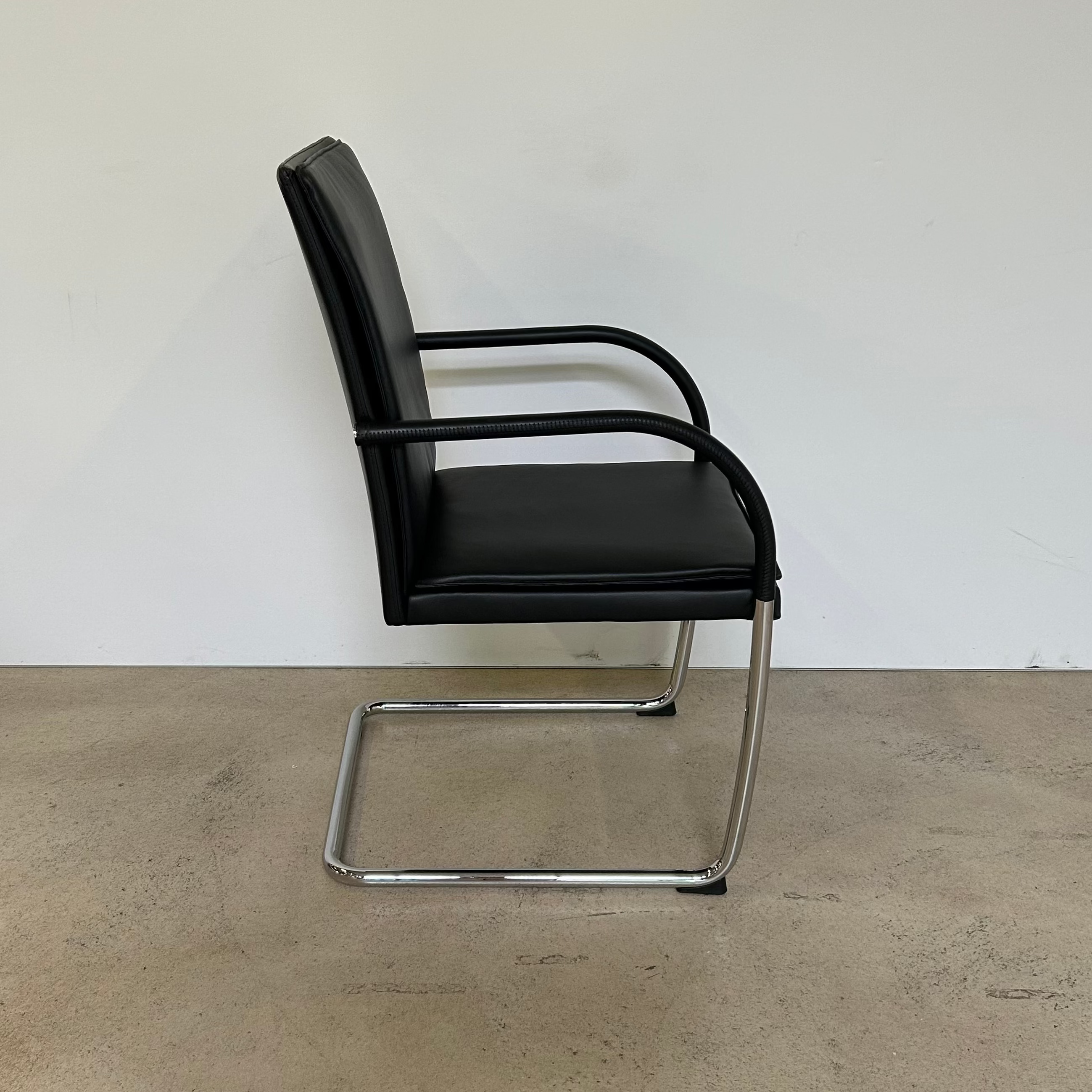 Walter Knoll / George 1577 / Freischwinger