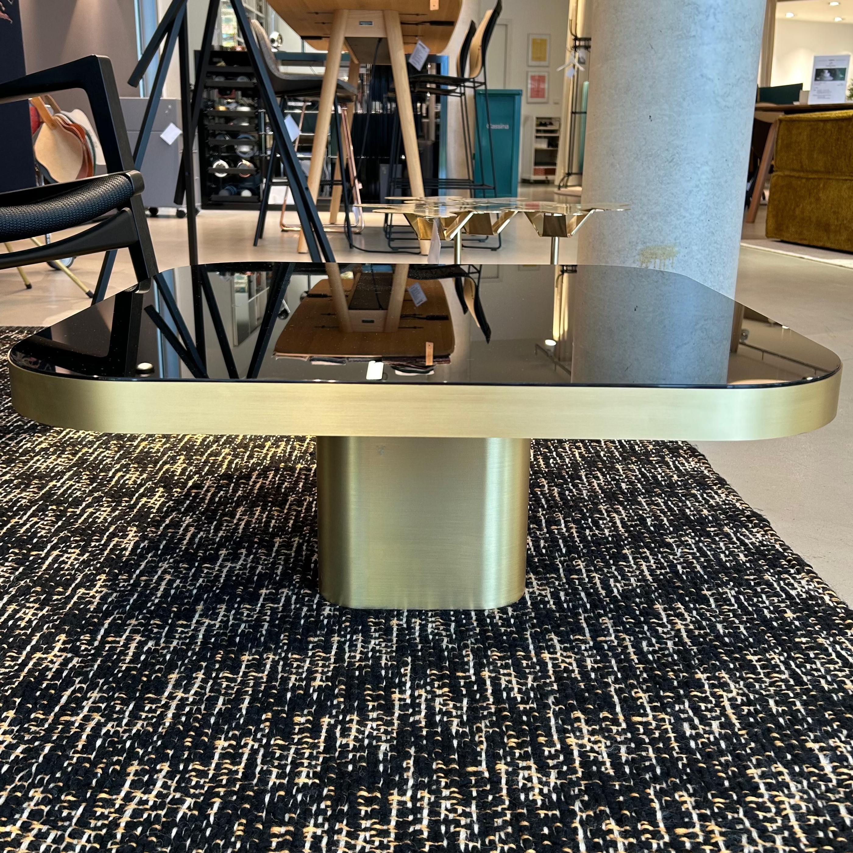 Classicon / BOW TABLE / Couchtisch