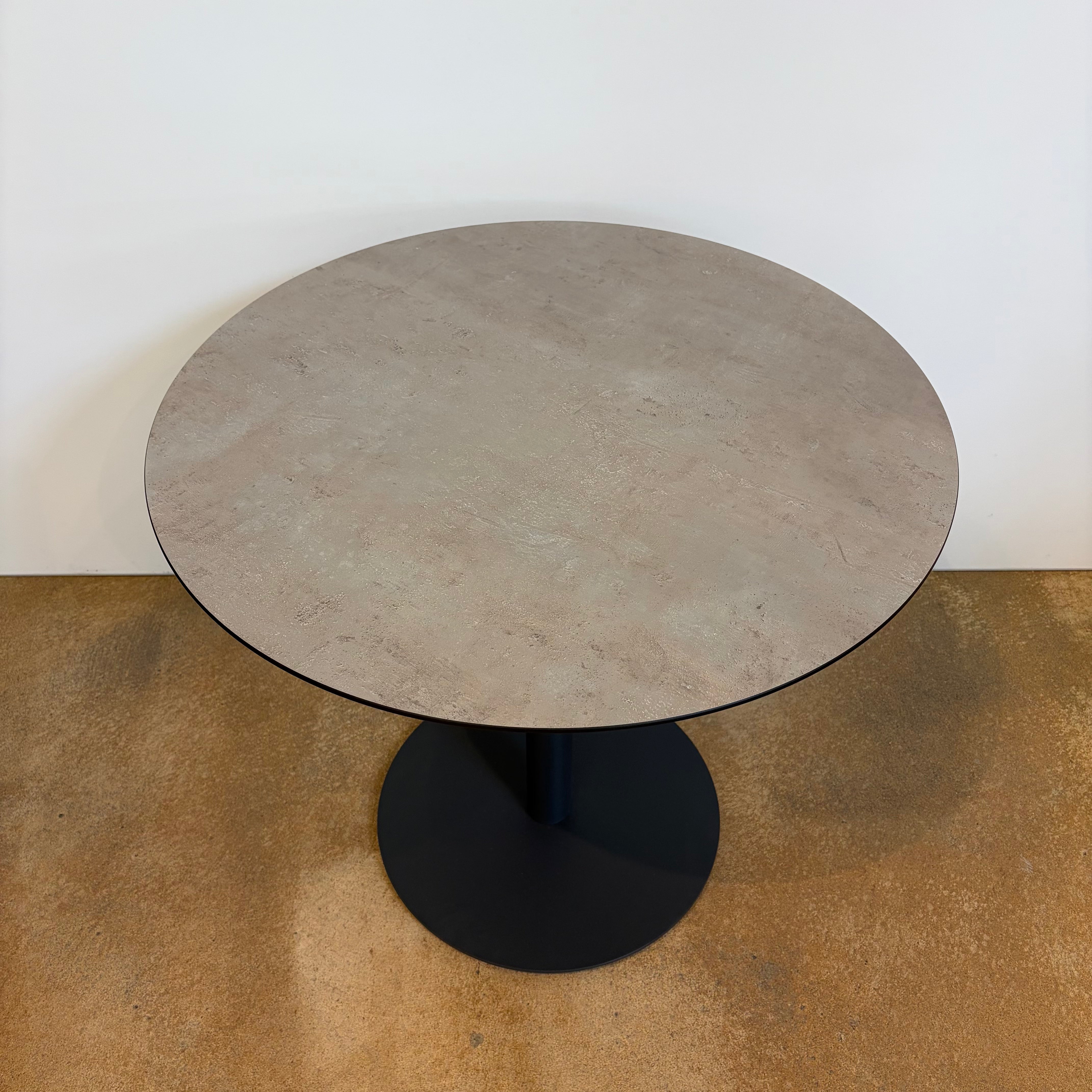 Fischer Möbel / LUIS / Bistrotisch rund - architare shop