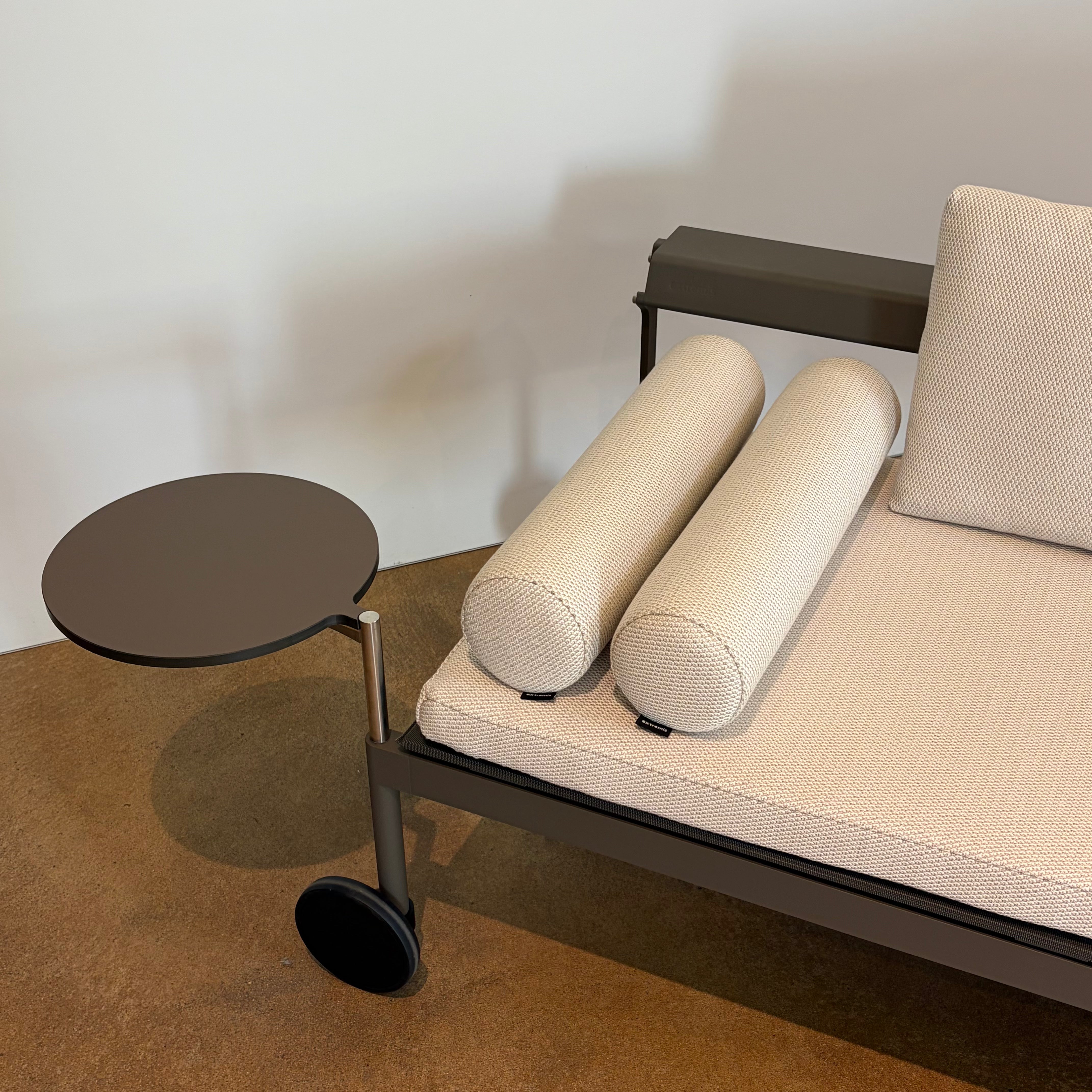 Extremis / Sol + Luna Australis / Outdoorsofa Sonnenliege mit Tisch