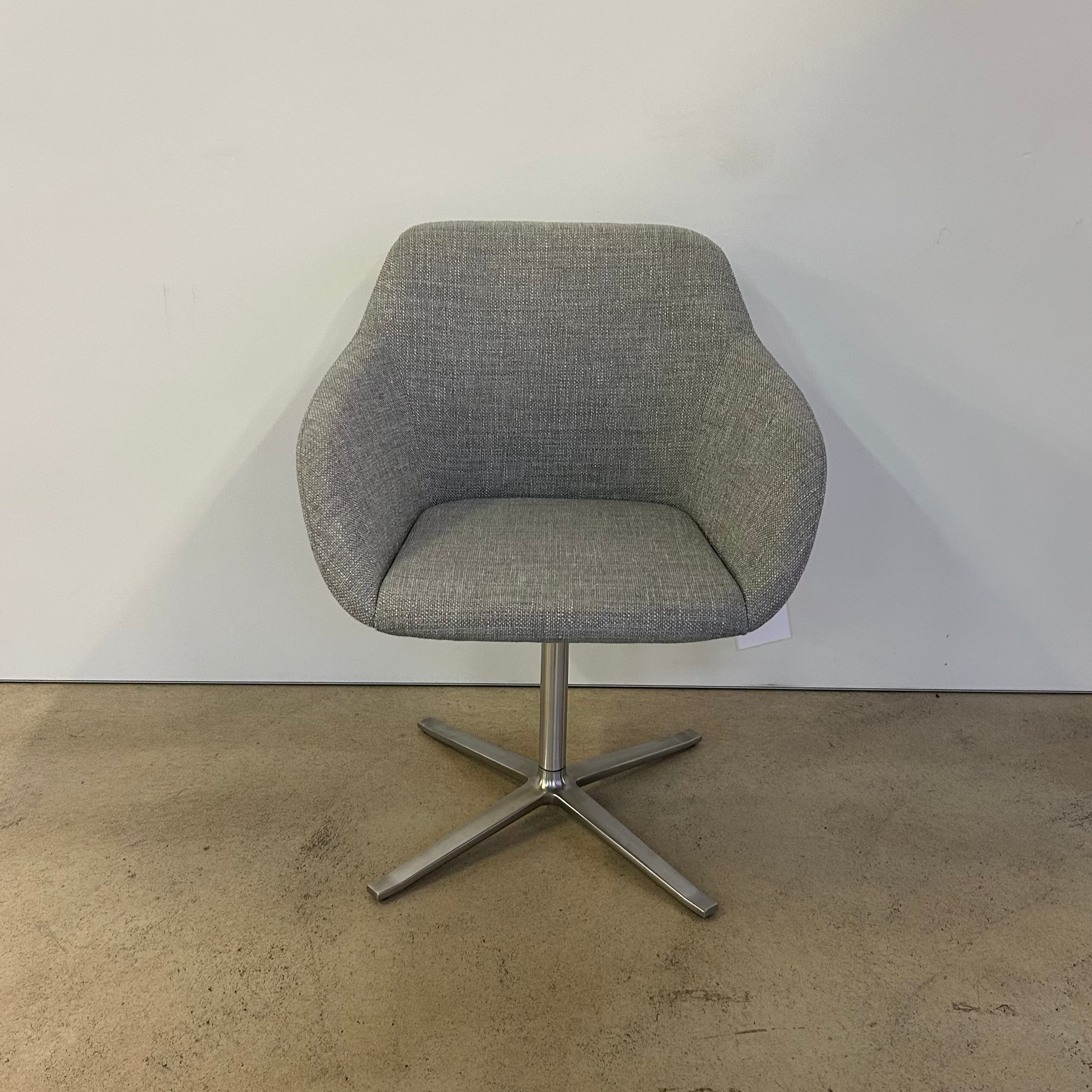 Walter Knoll / Turtle 1861 / Schalensessel