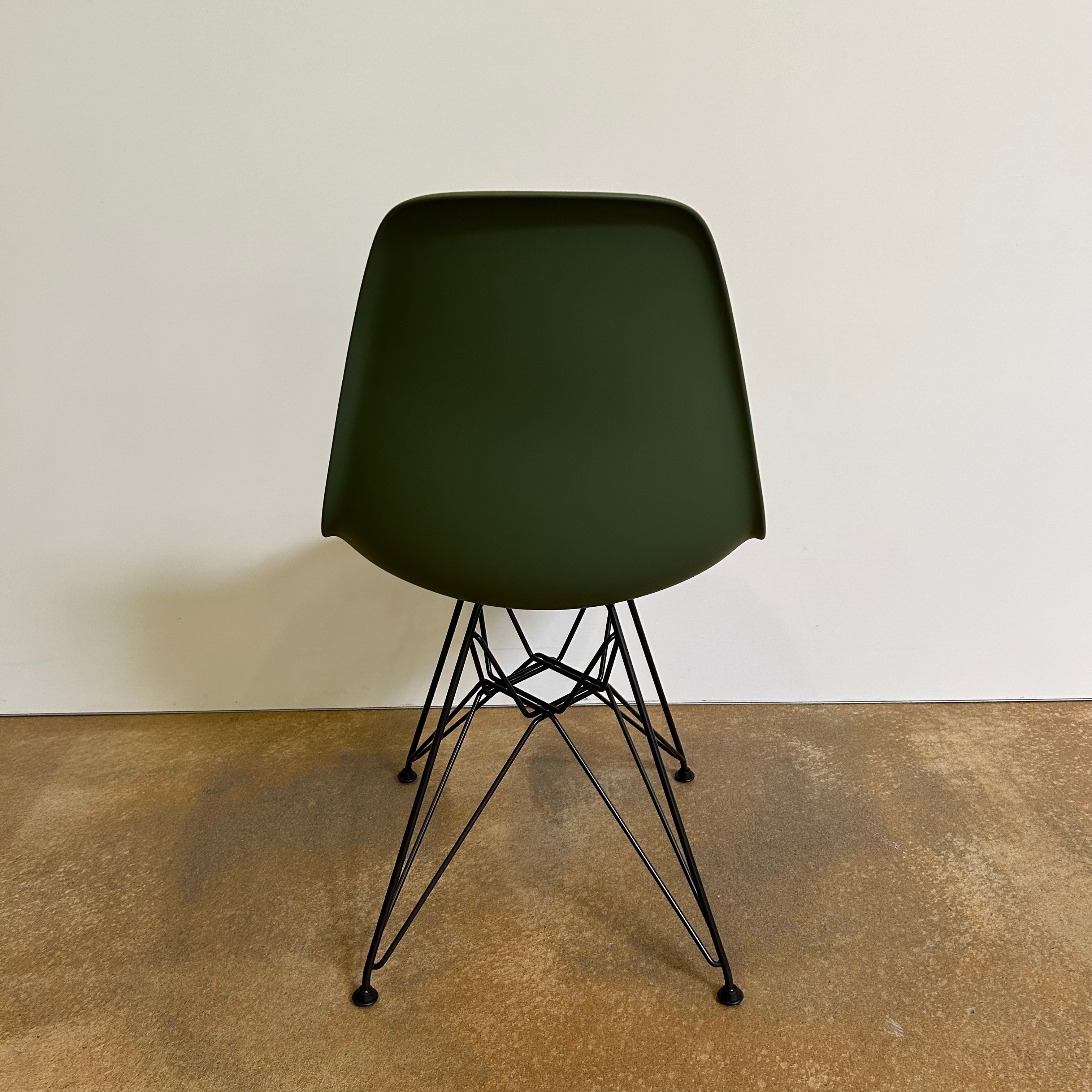 Vitra Eames Plastic Side Chair DSR