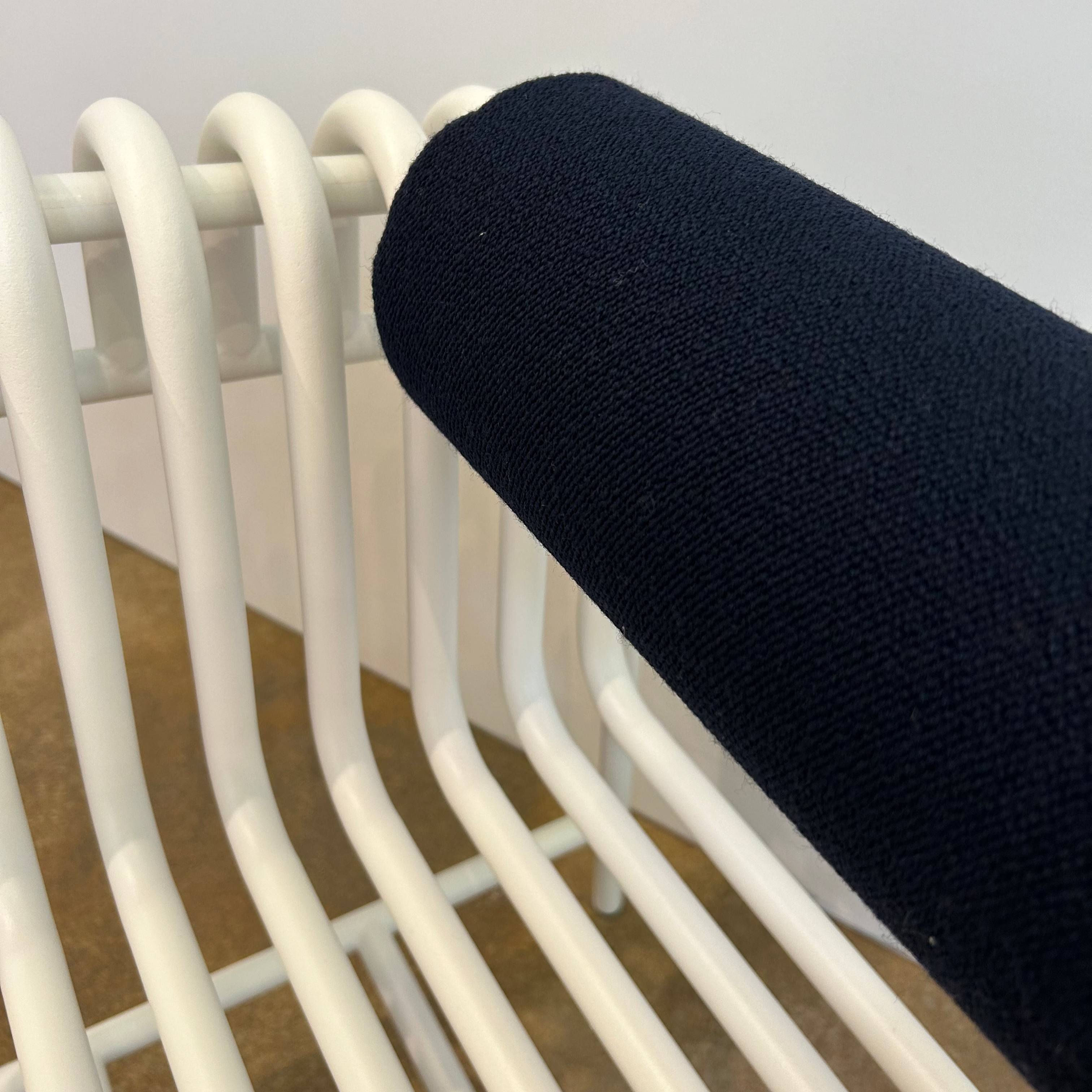 Blockbau / 22.24 Armchair / Armlehnenstuhl Weiß - Architare shop