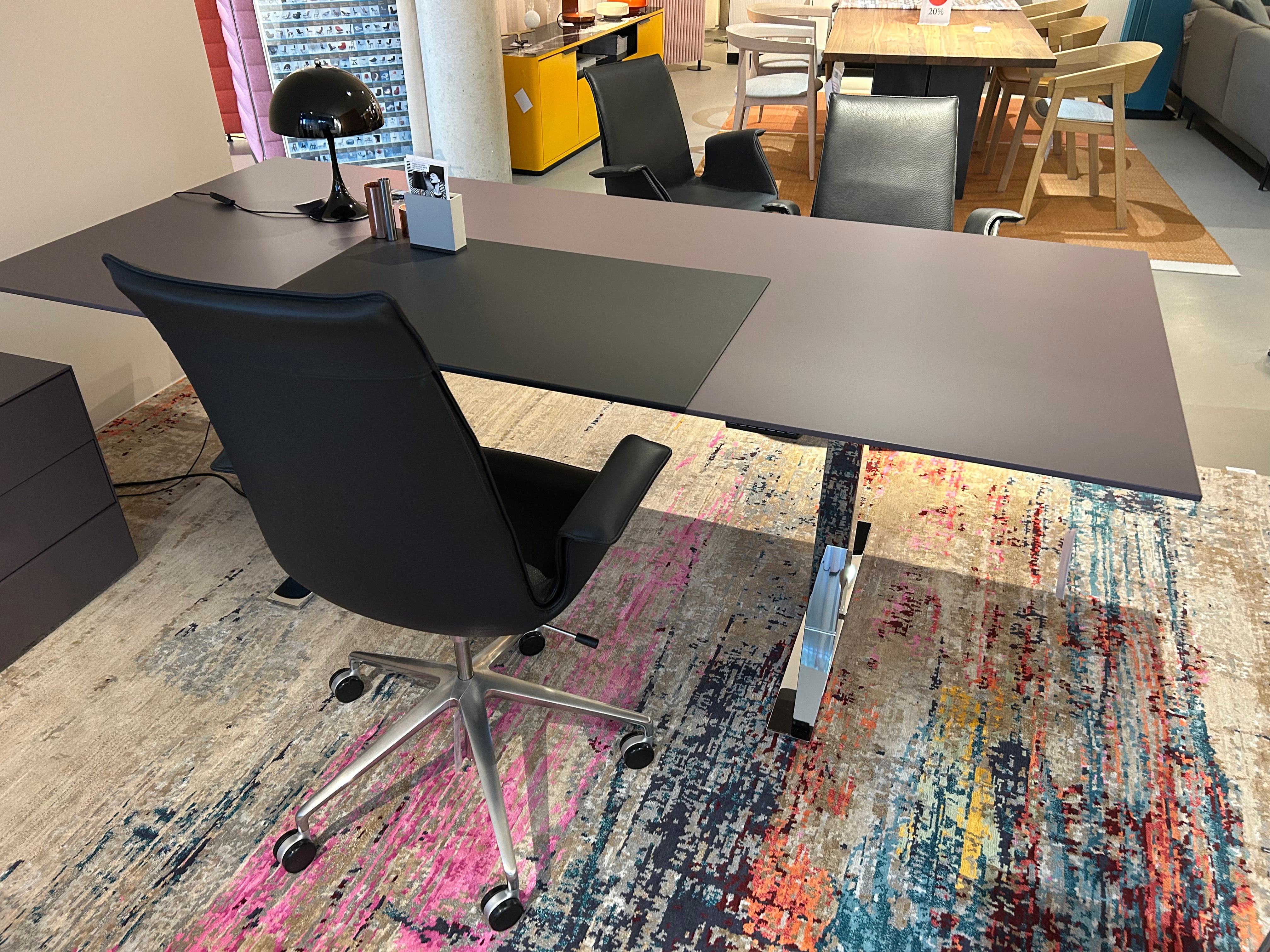 Walter Knoll / Exec-V Desk / Schreibtisch inkl. Container - Architare shop