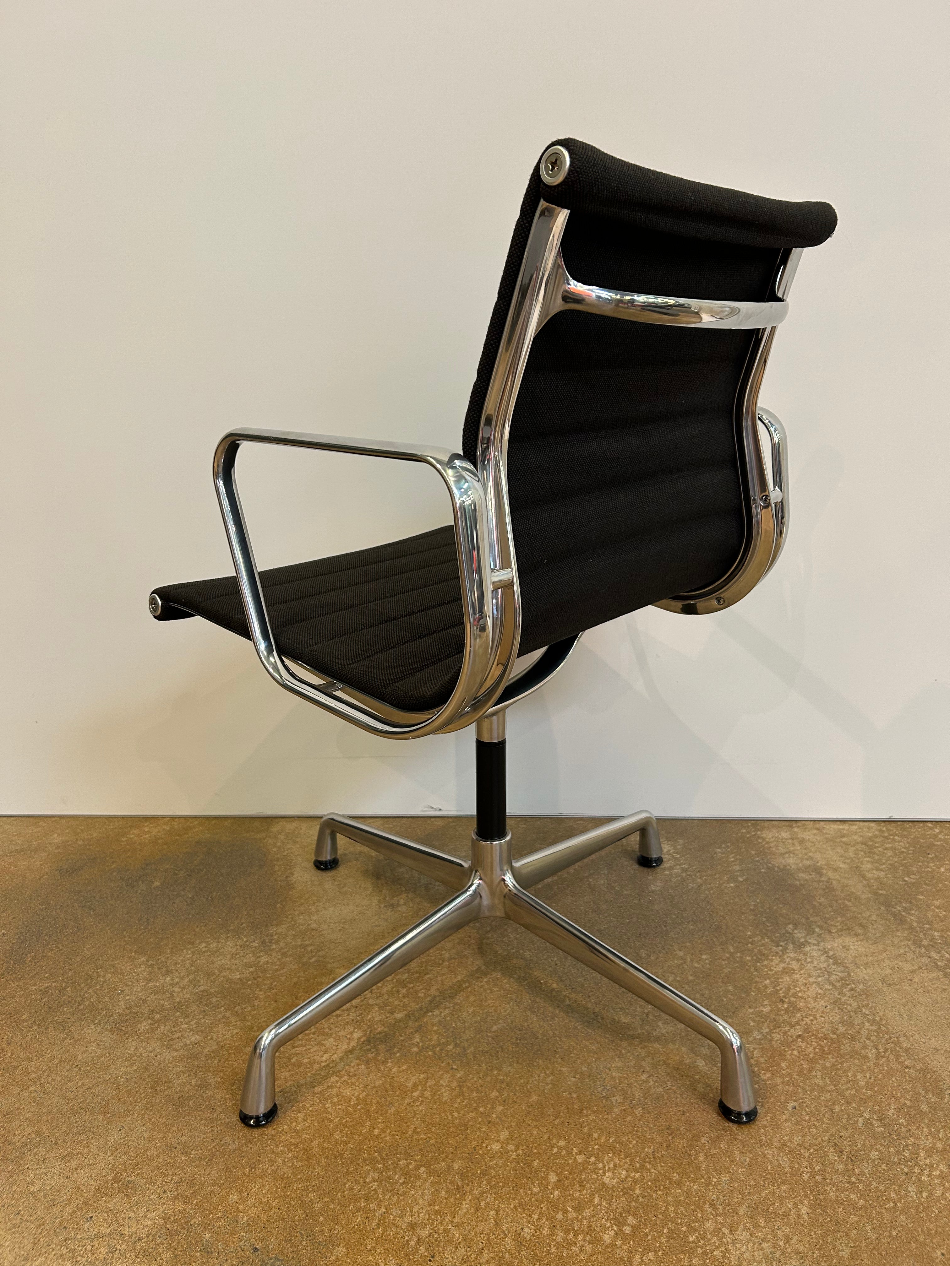 Vitra / ALU CHAIR EA 104 / Sessel - Architare shop