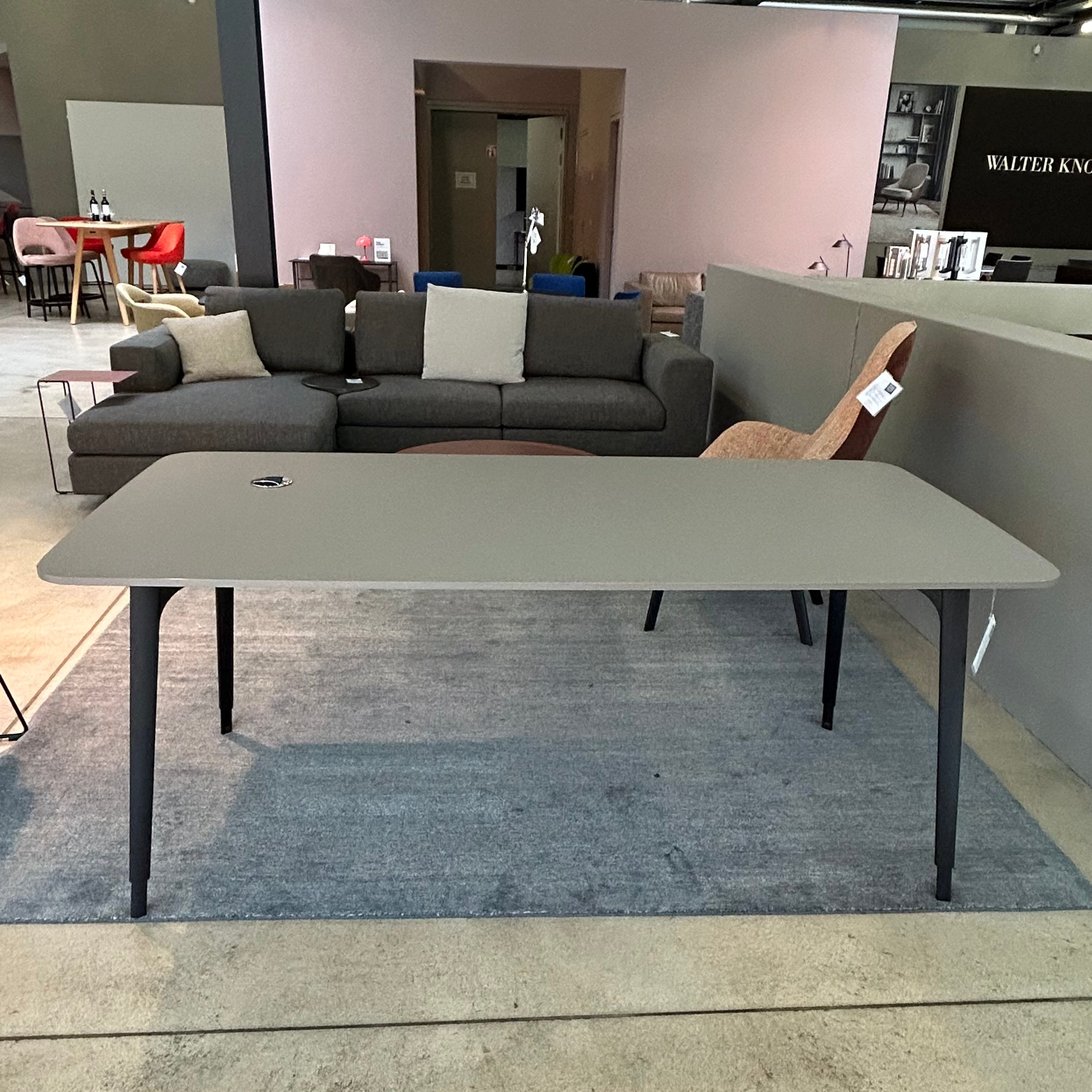Walter Knoll / KEYPIECE MANAGEMENT / Management Desk