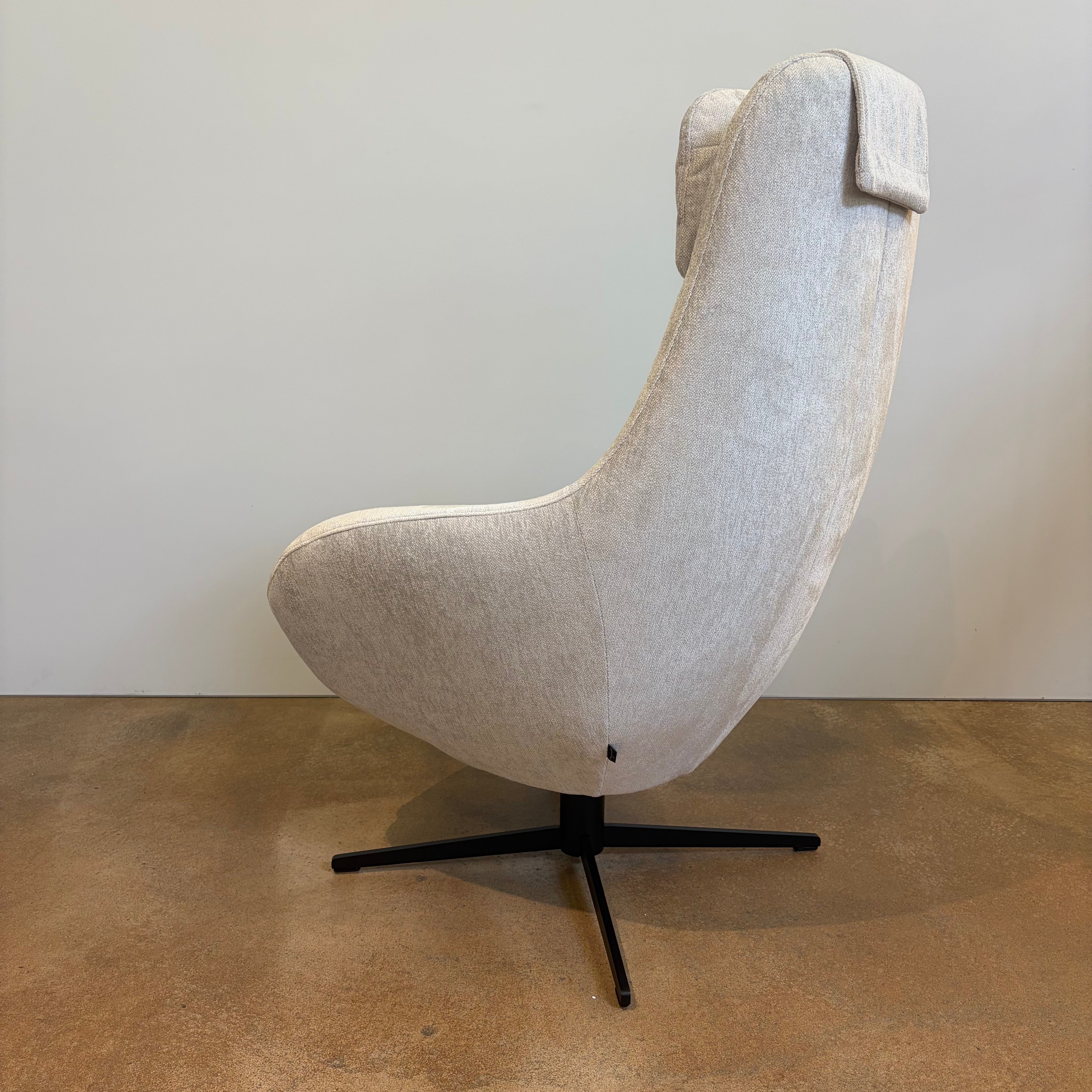 Signet Manira Relaxsessel mit Hocker Seitenansicht