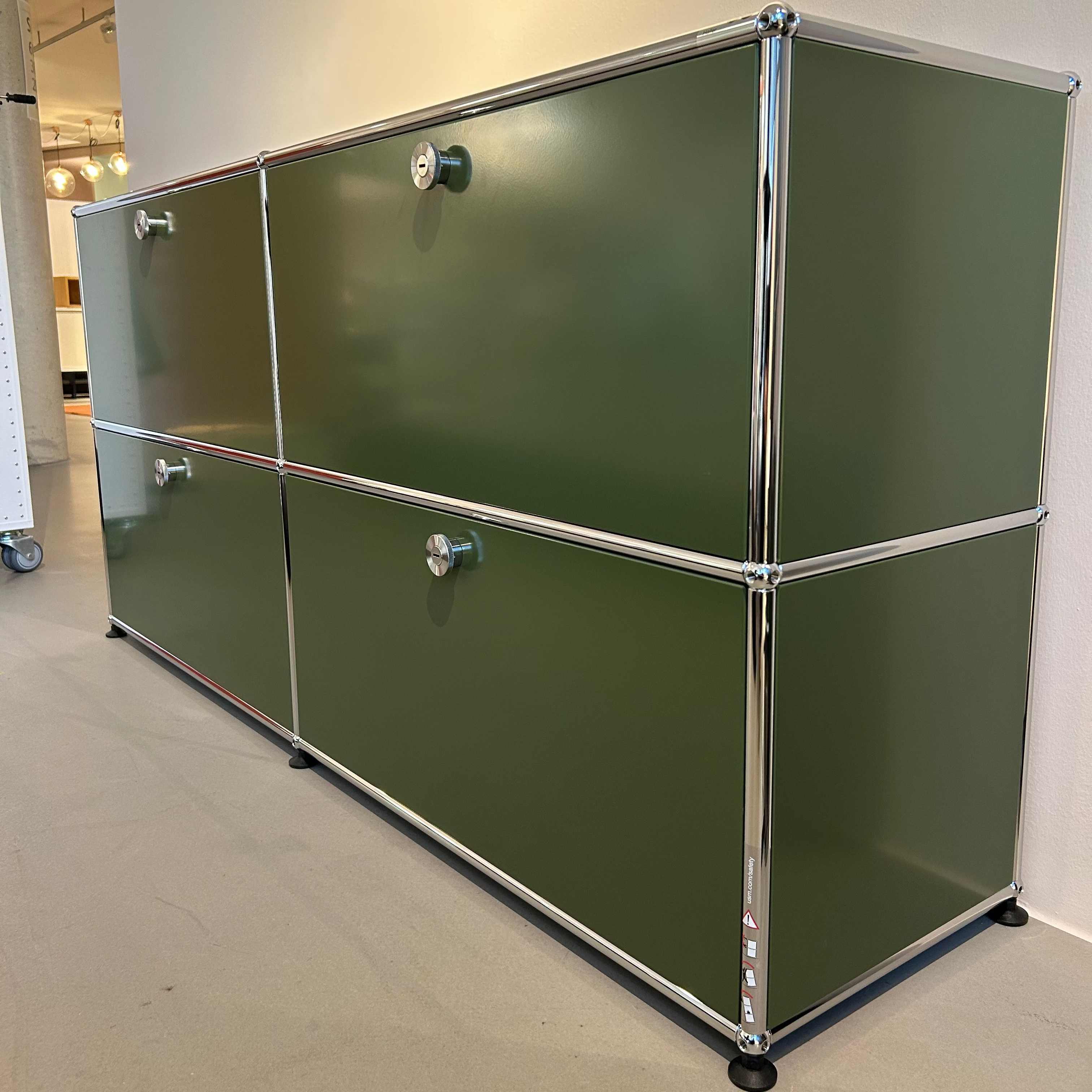 USM Haller / Sideboard mit 4 Klapptüren - Architare shop