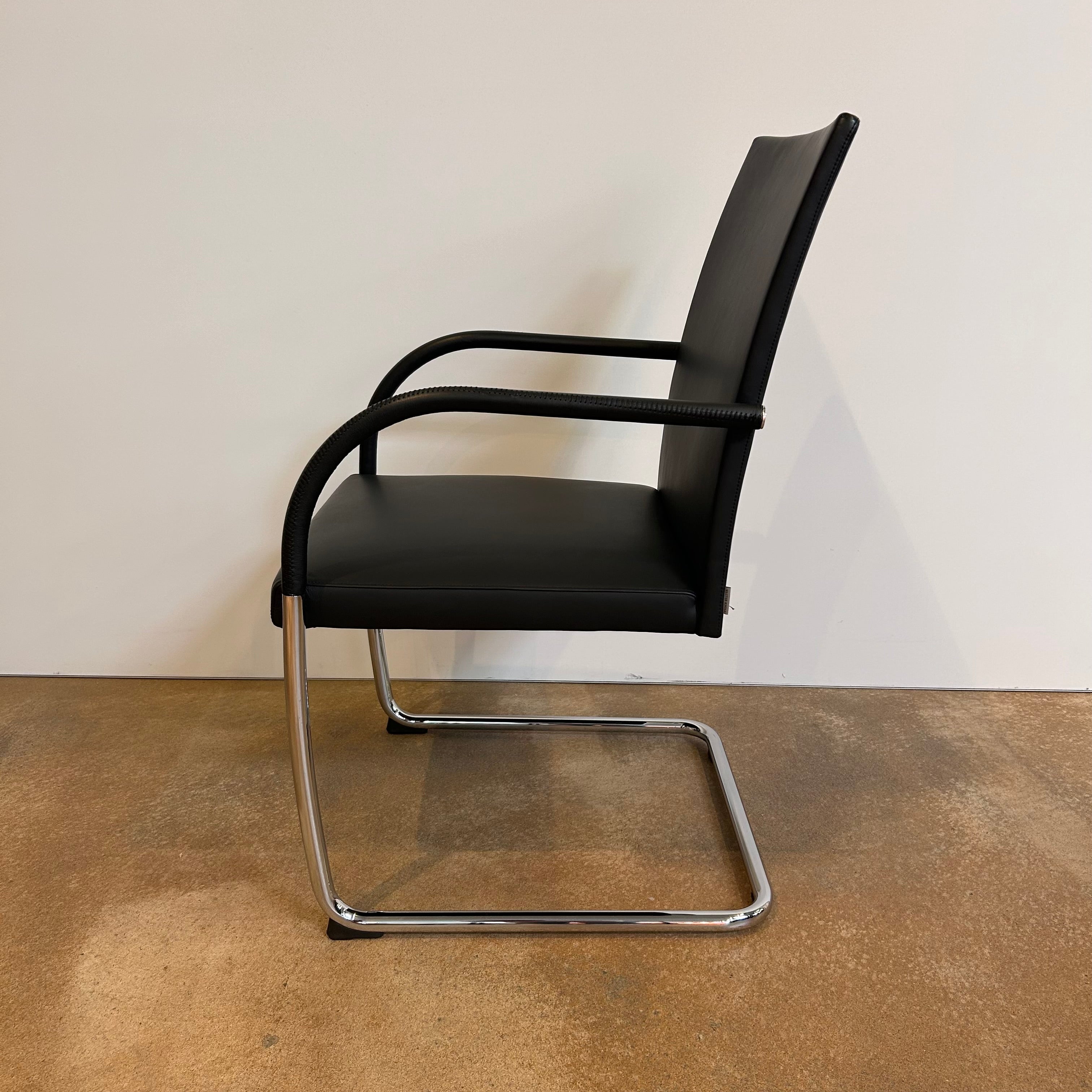 Walter Knoll / George 1572 / Freischwinger