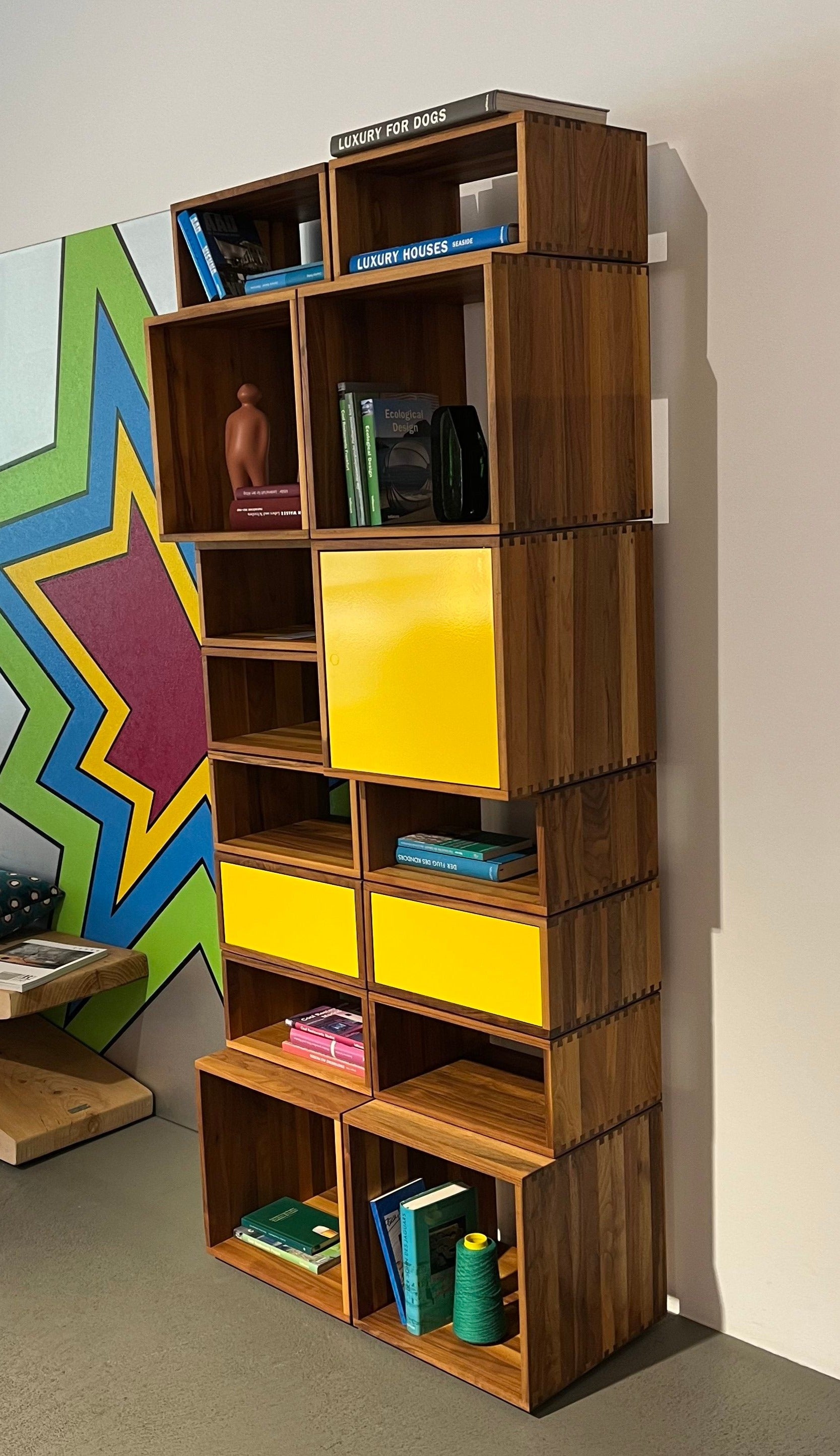 Riva / Freedom / Bücherregal