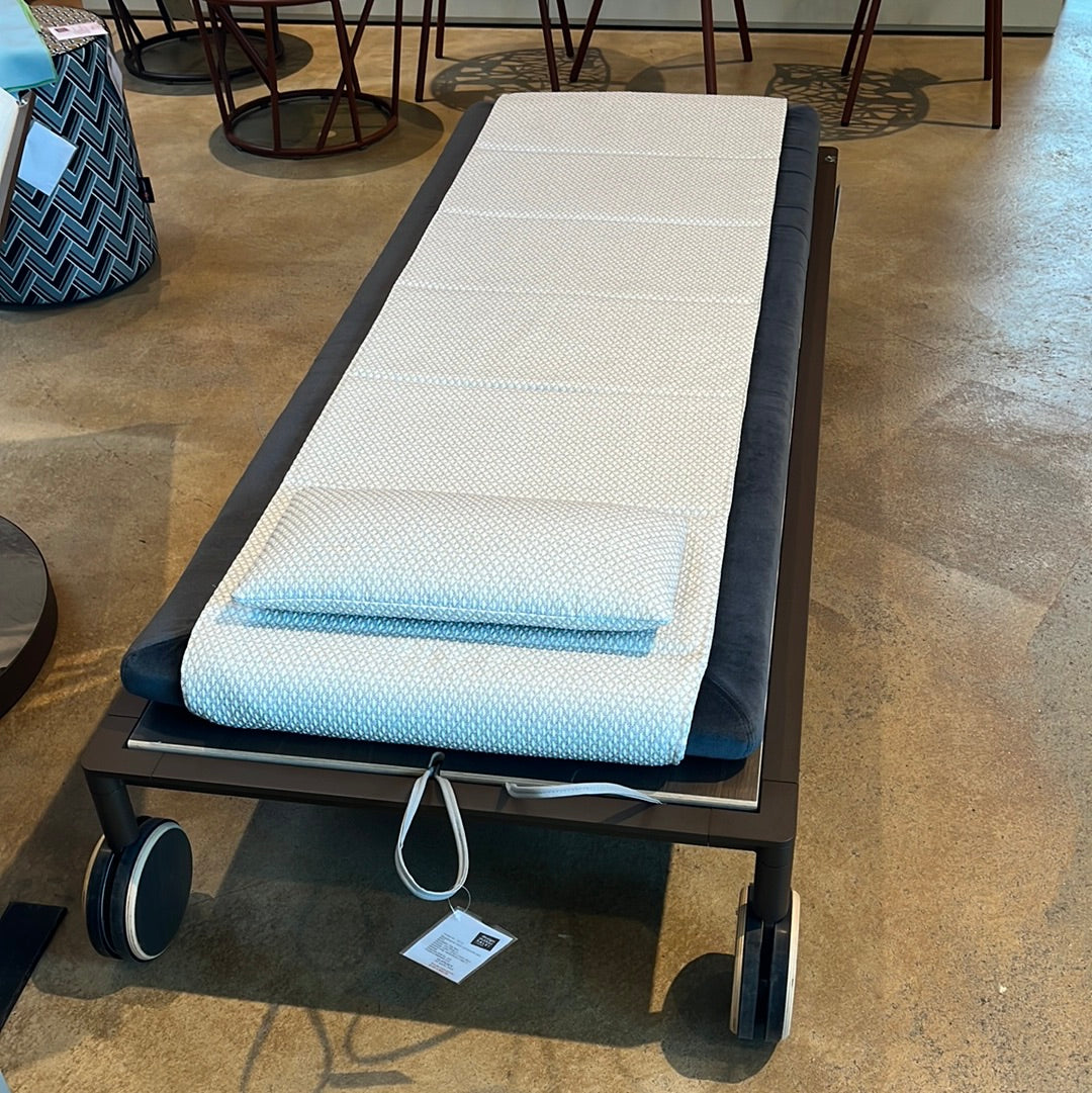 Giorgetti / GEA OUTDOOR DAY BED / Day Bed
