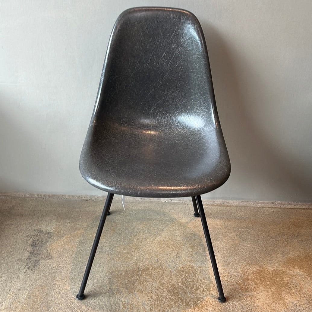 Vitra / Eames Fiberglass Side Chair Dsx / Stuhl
