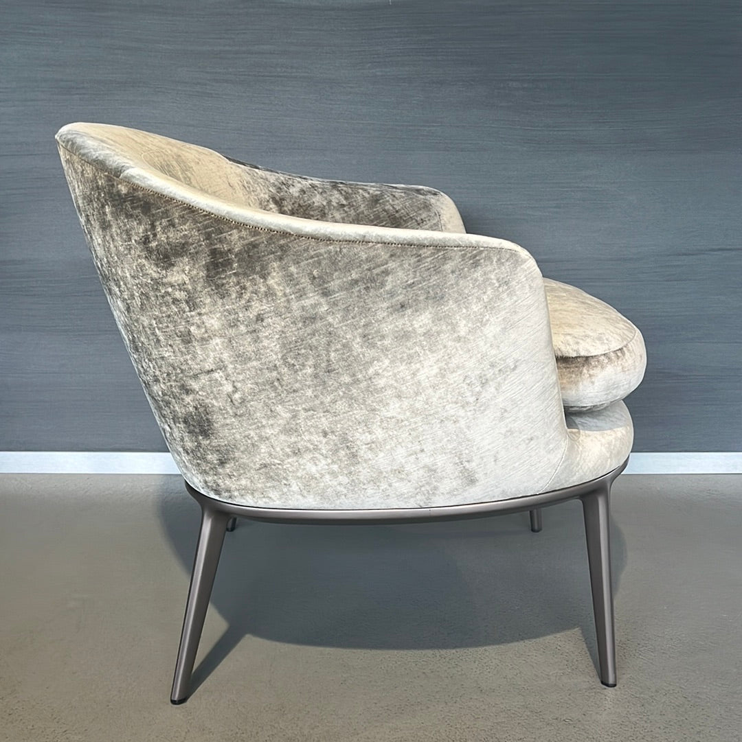 B&B Italia / CARATOS Stoff / Sessel mit Armlehnen / Grau