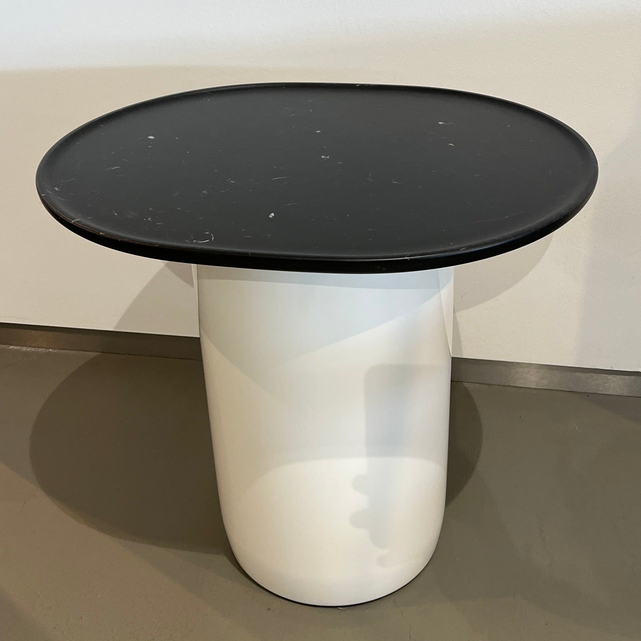 B&B Italia / Button Table TB54L / Kleiner Tisch