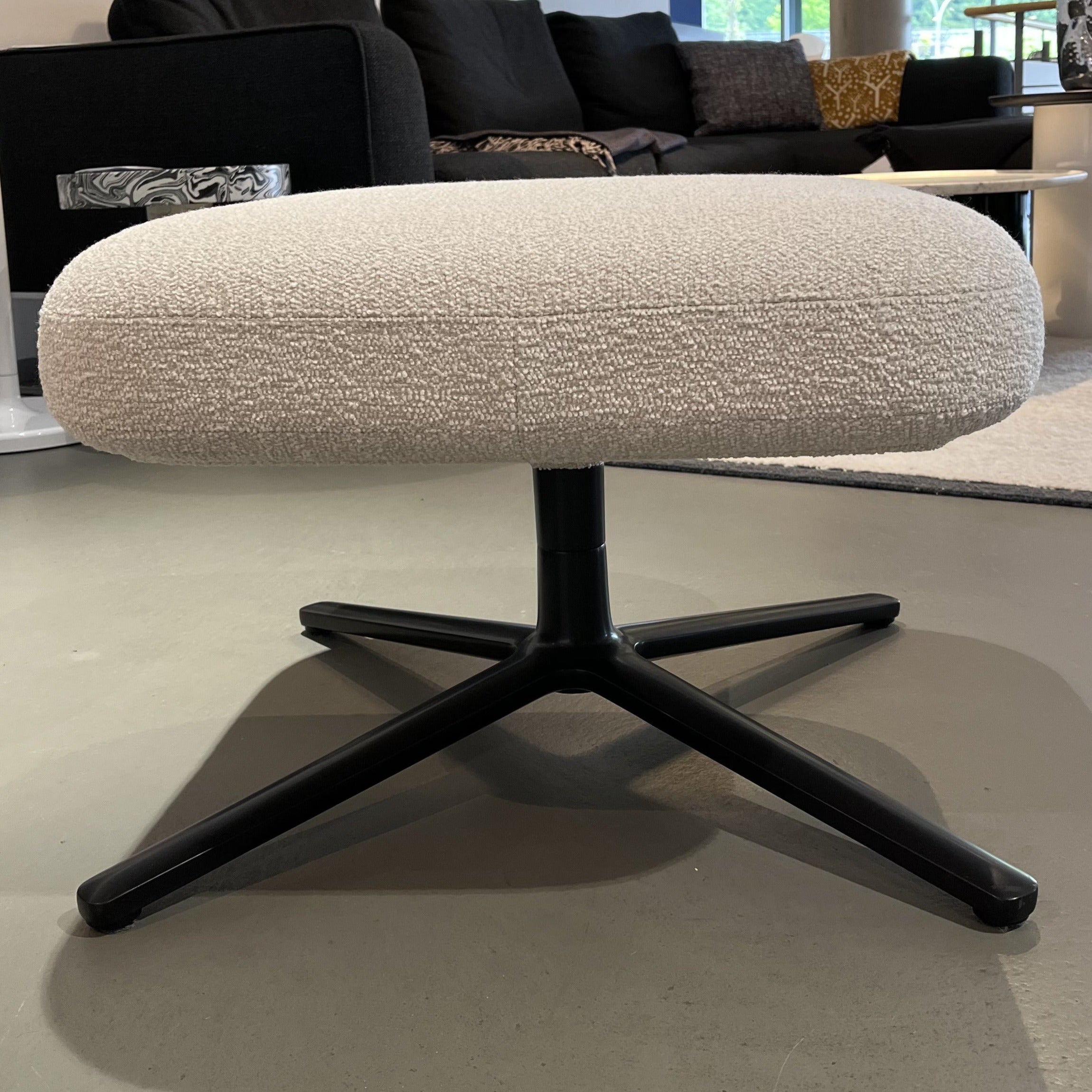 Vitra / Grand Repos & Ottomann / Sessel mit Hocker / weiß