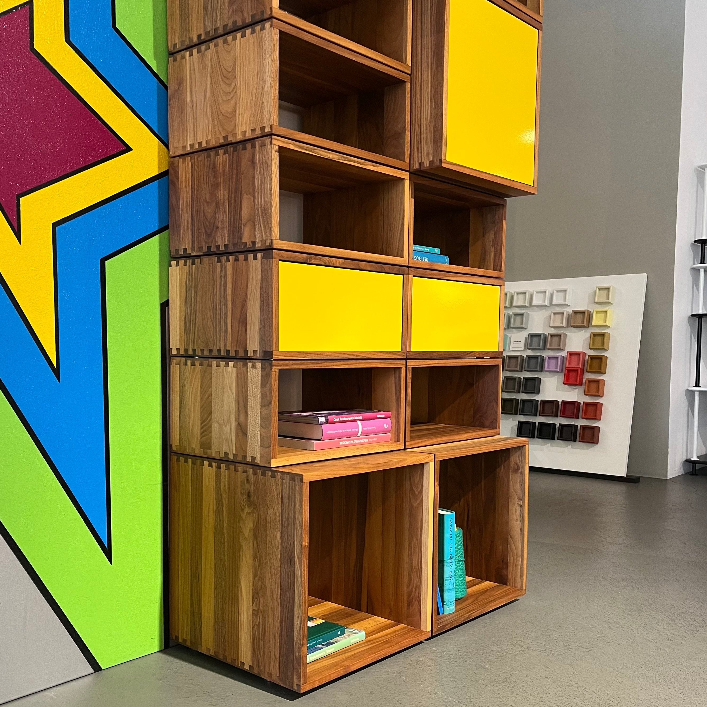 Riva / Freedom / Bücherregal