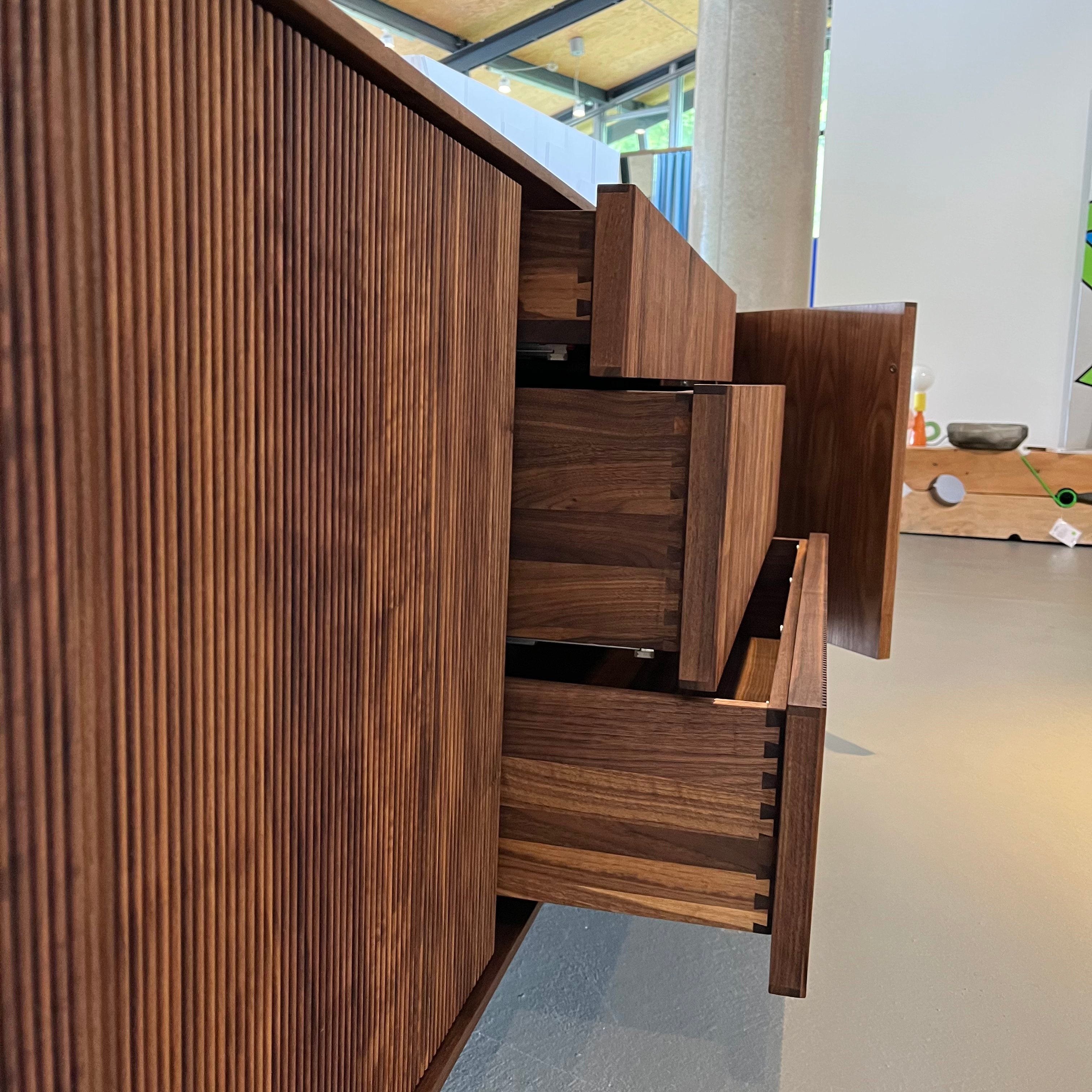 Riva / Vela / Sideboard