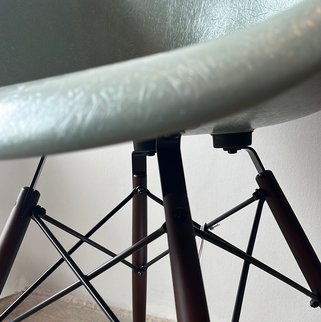 Vitra / Eames Fiberglass Armchair / Stuhl