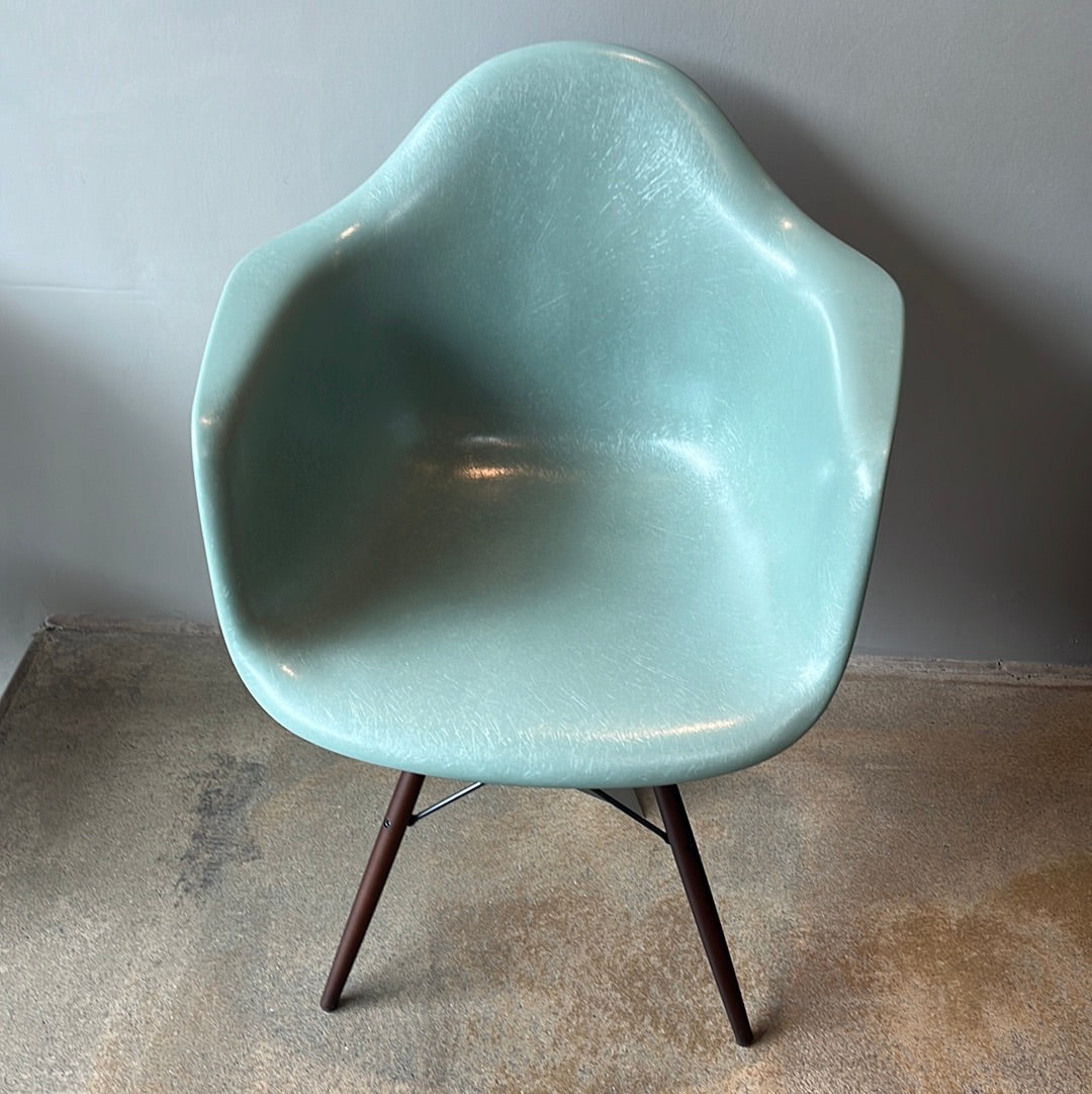 Vitra / Eames Fiberglass Armchair / Stuhl