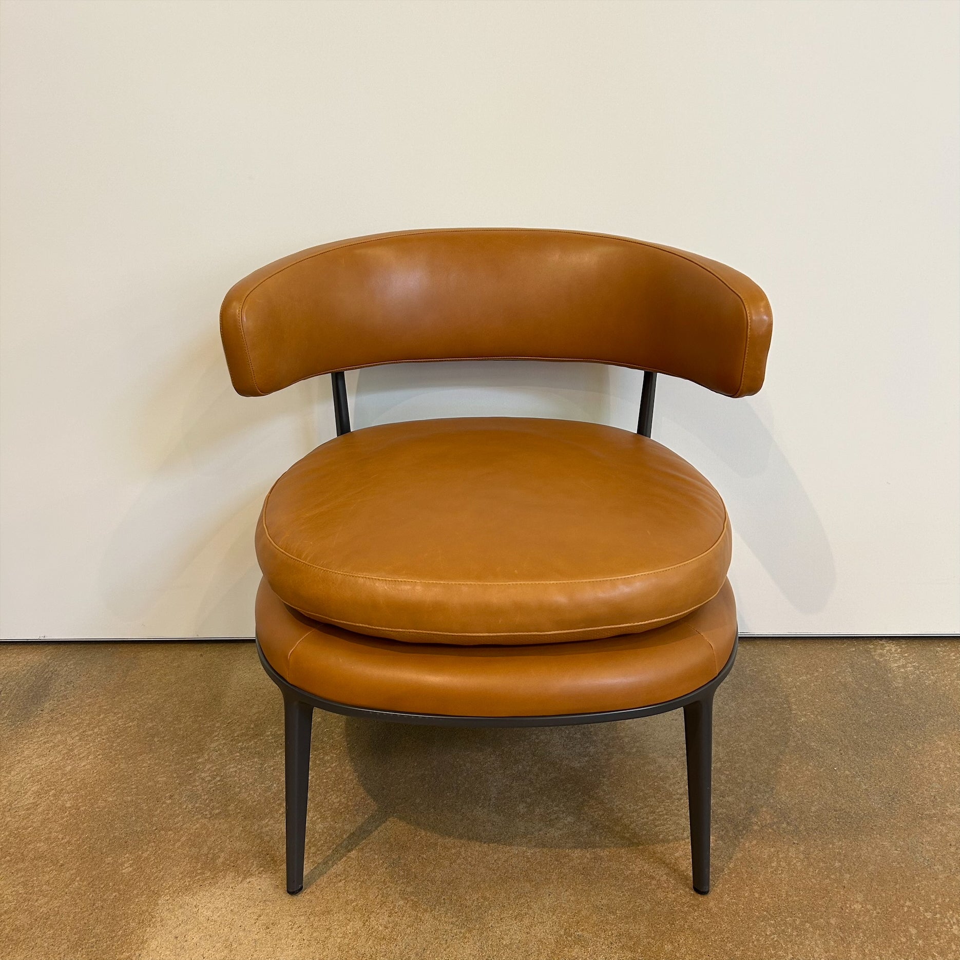 B&B Italia / CARATOS / Sessel und Hocker - Architare shop