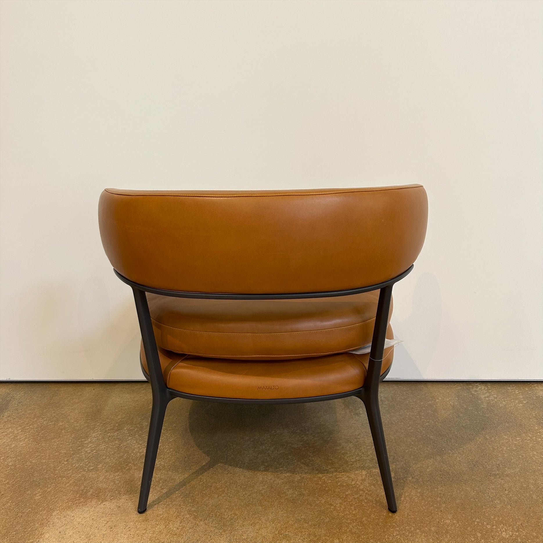 B&B Italia / CARATOS / Sessel und Hocker - Architare shop