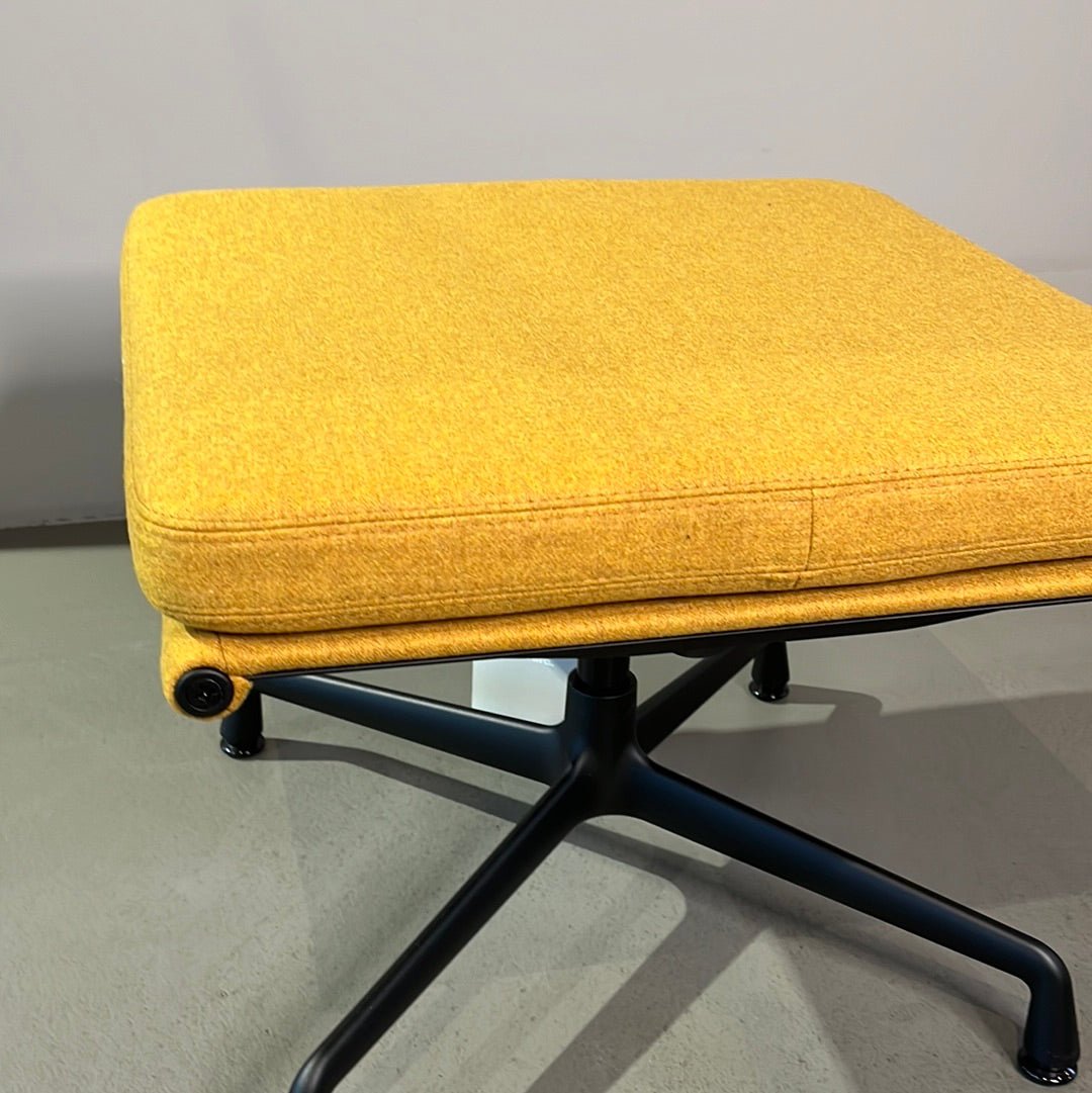 Vitra / SOFT PAD CHAIR EA / Sessel mit Hocker - architare shop