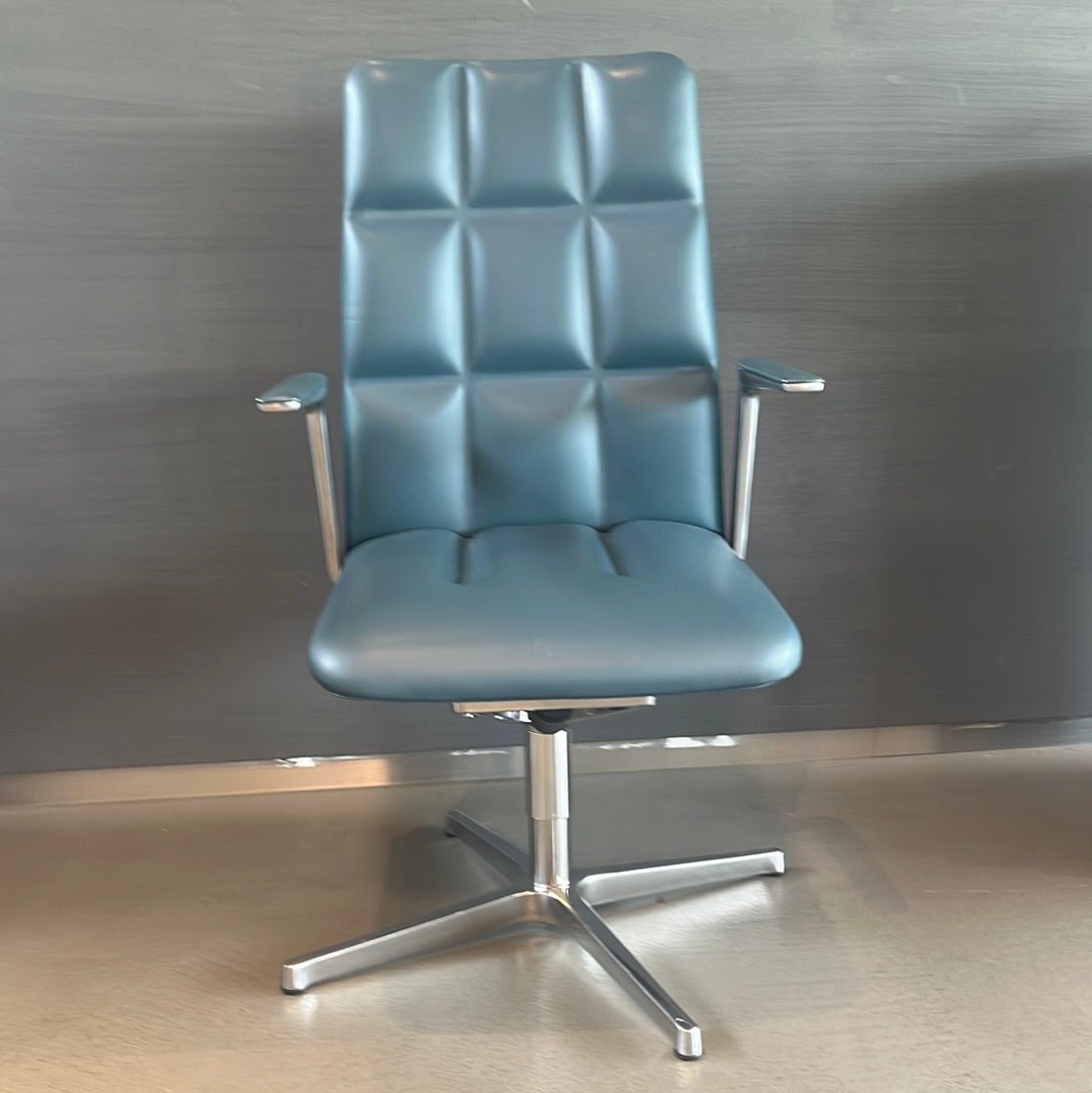 Walter Knoll Leadchair Management Conference Chair Blue
