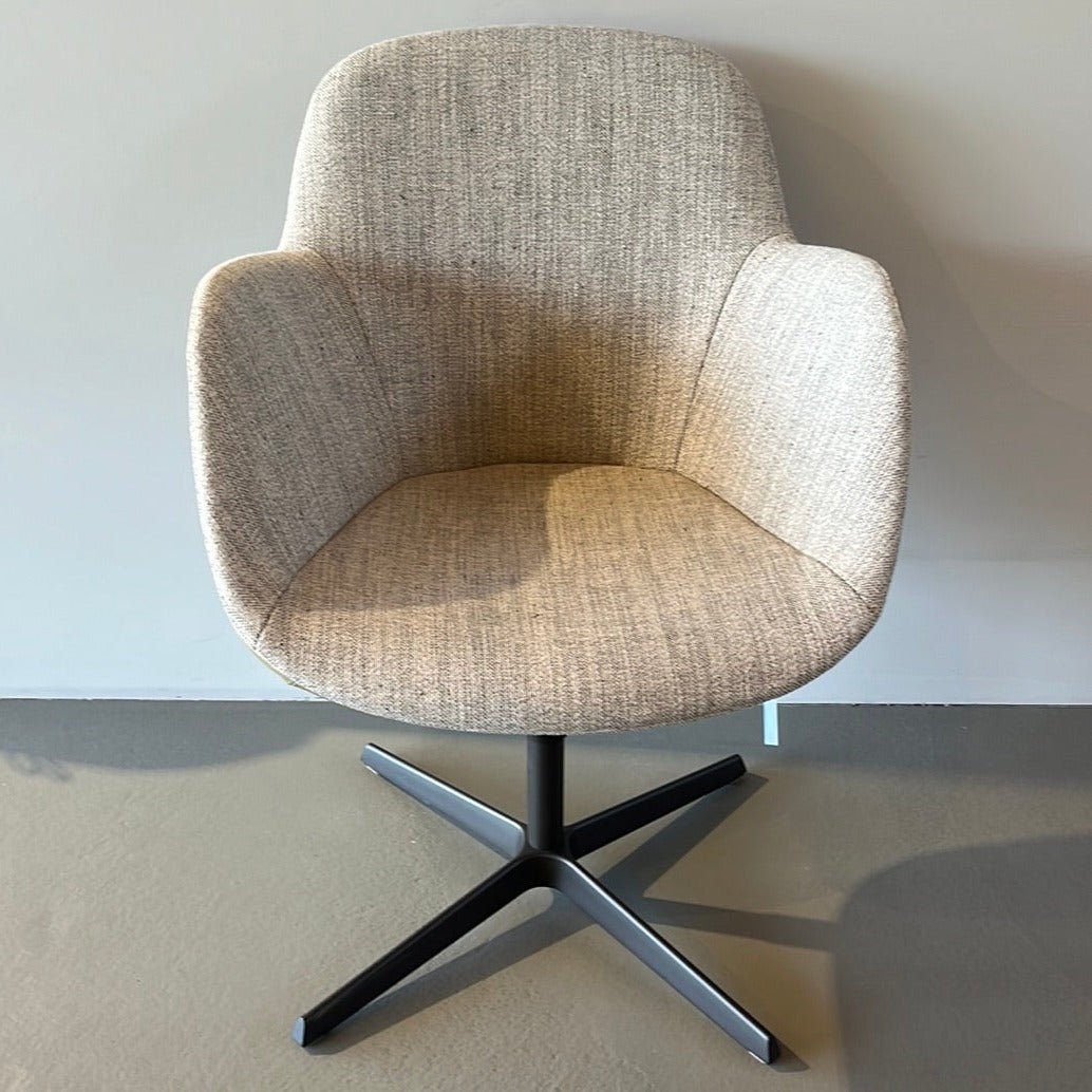 Walter Knoll Sheru 1437 C Armchair