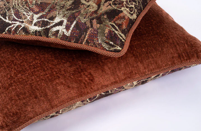 Another Mondaen / Marcks Mochochrom Cinnamon Rush / Kissen