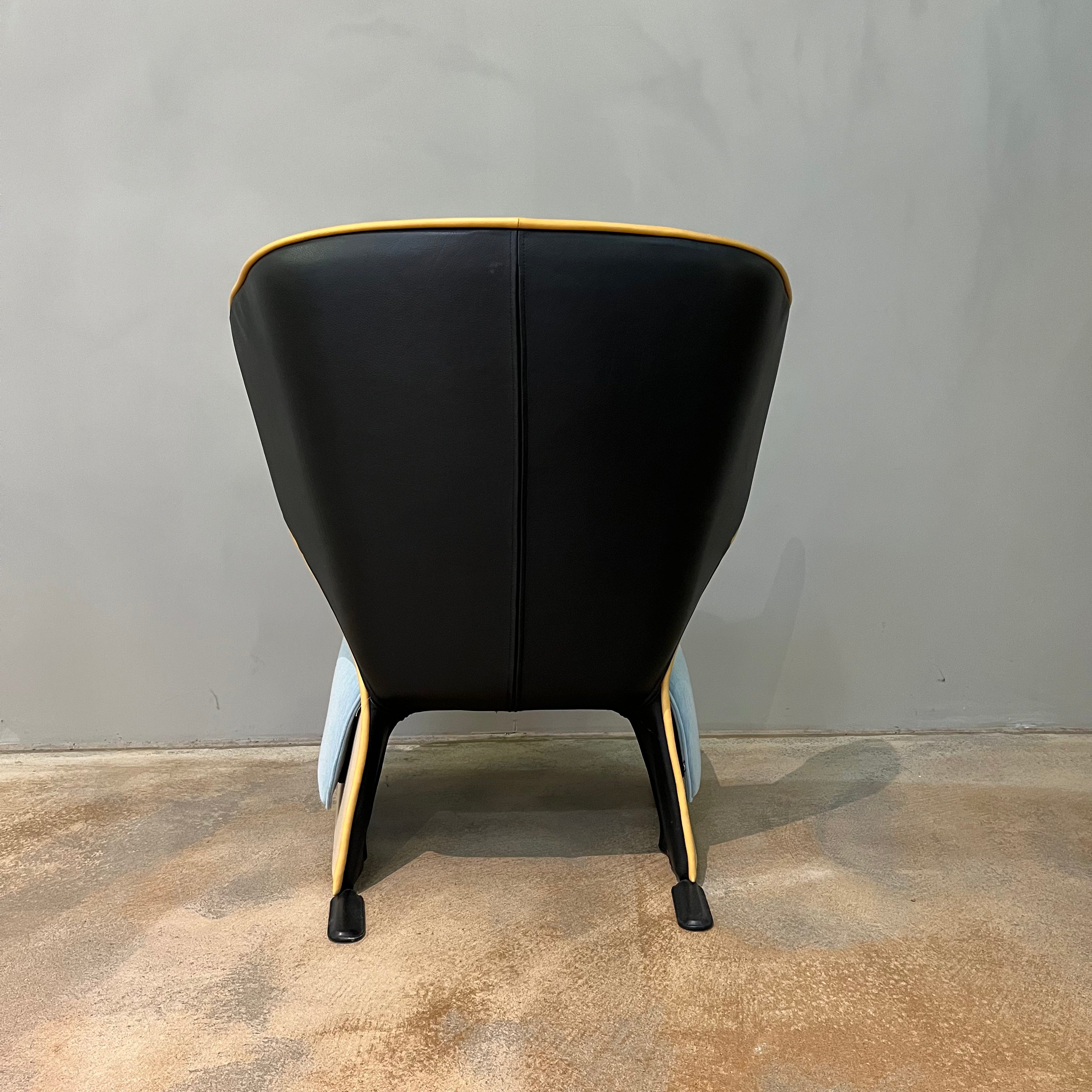 Cassina / Gender / Ohrensessel mit Hocker - Architare shop