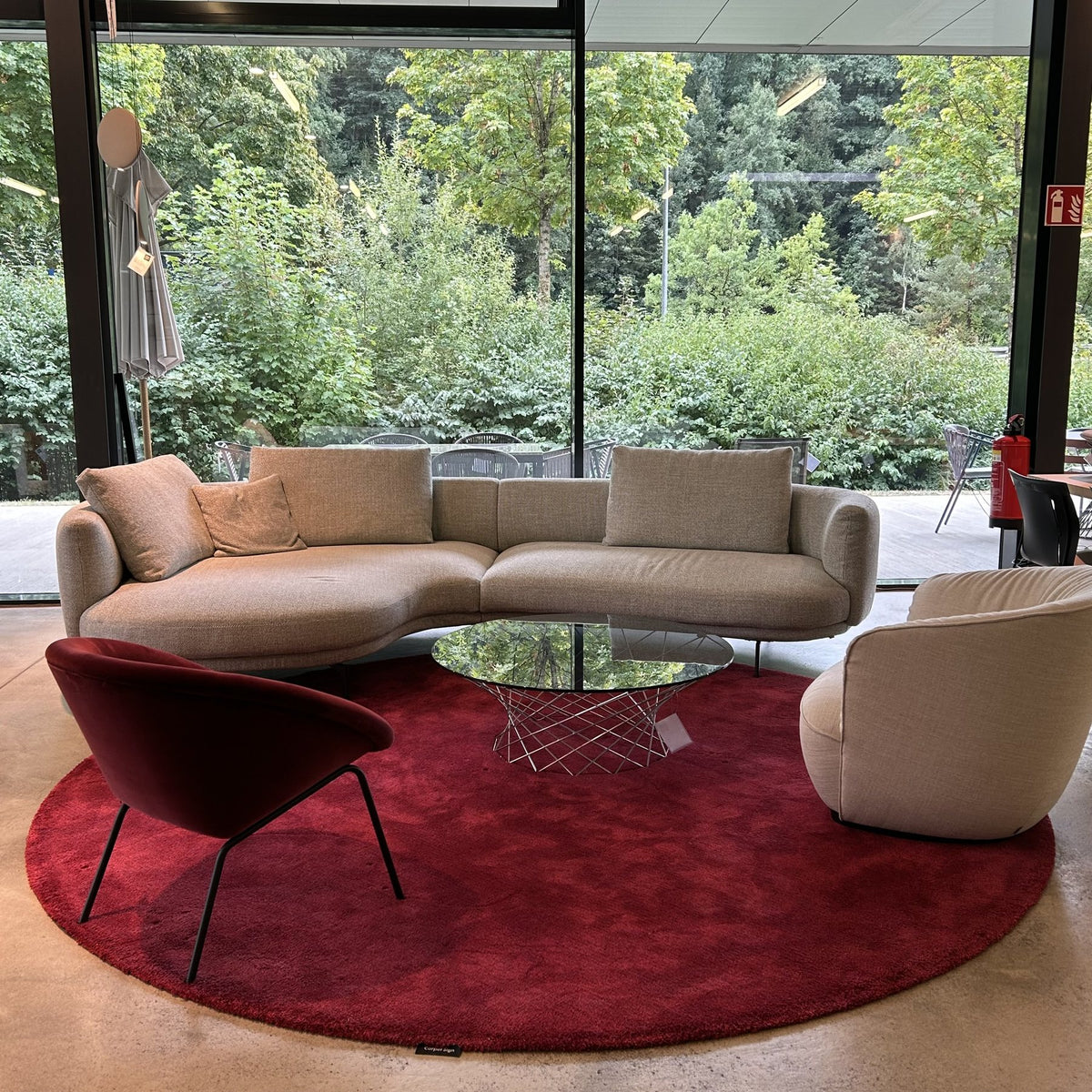 Sofa und Sessel im architare Showroom – Sale