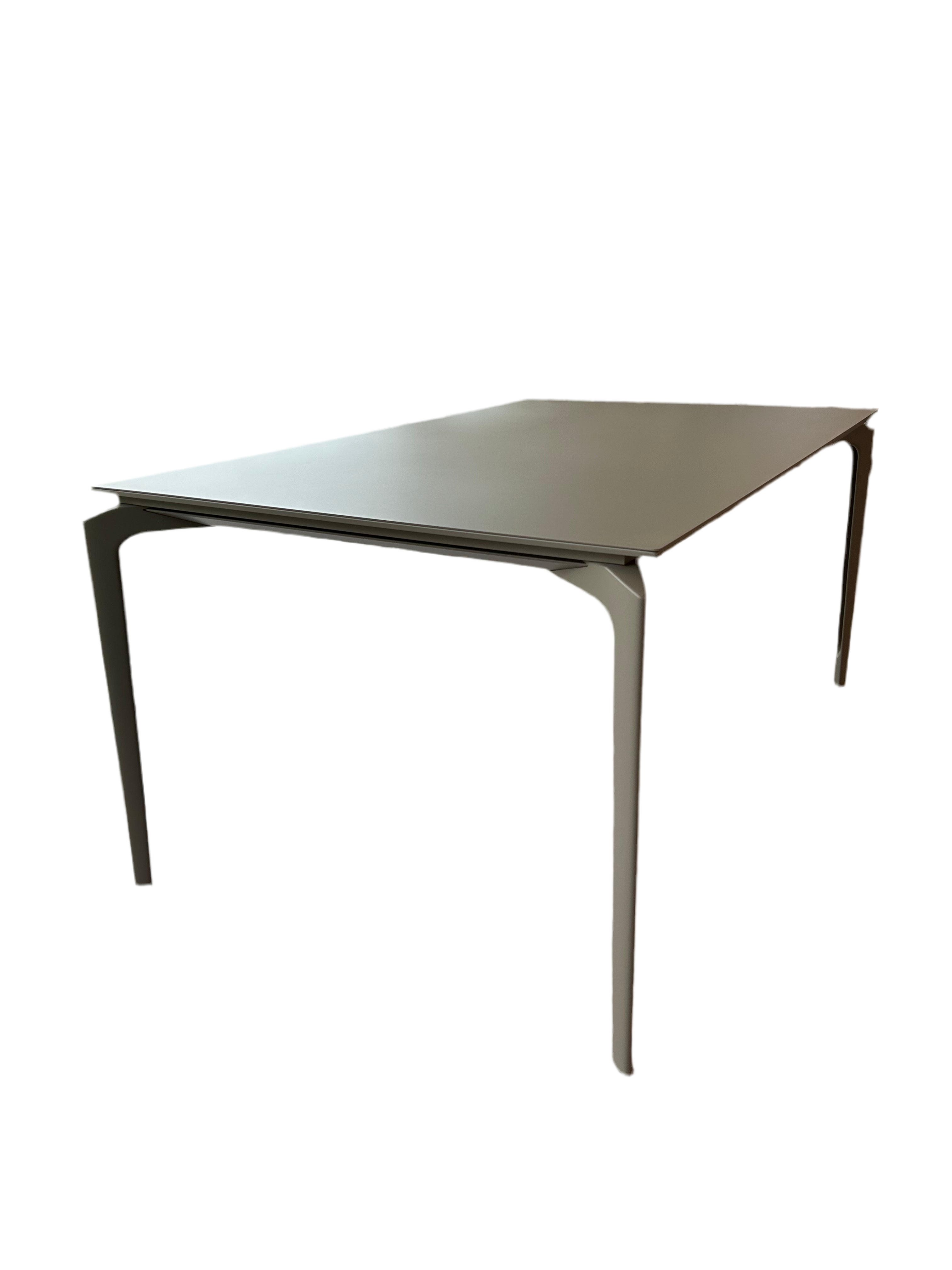 Fast / Allsize / Outdoor table